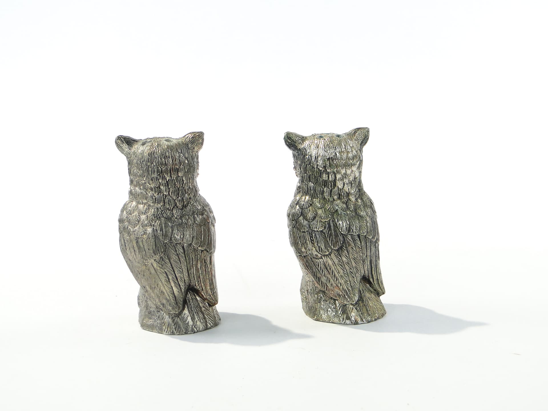 Pair of owl salt and pepper shakers, silver, Sweden, 1960s - 332650