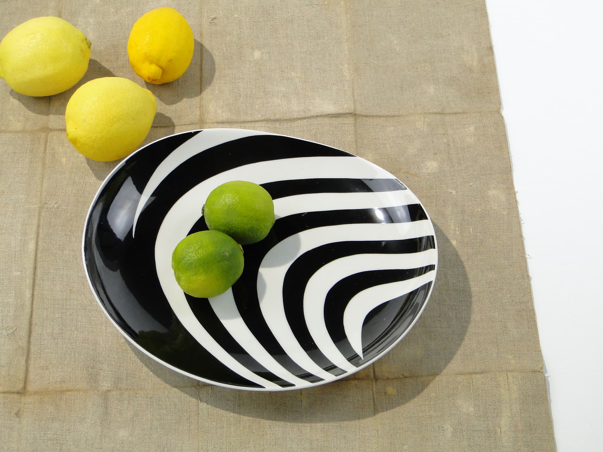 Serving Plate Zebra, black and white, porcelain, Poland, 1940s - 332700