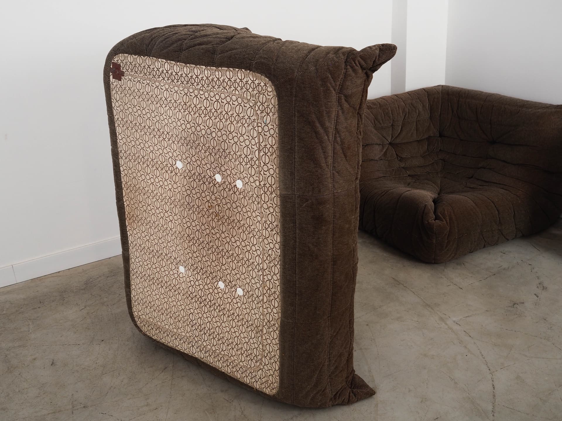 Sofa Togo, brown fabric, by M. Ducaroy, Ligne Roset, France, 1970s. - 332878