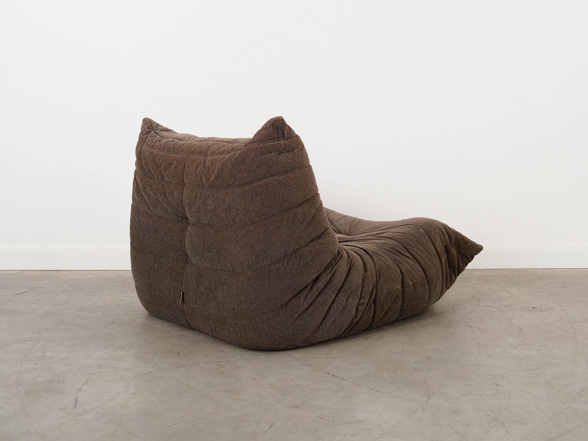Fotel Togo, sztruks brązowy, proj. M. Ducaroy, Ligne Roset, Francja, lata 70. - 332904