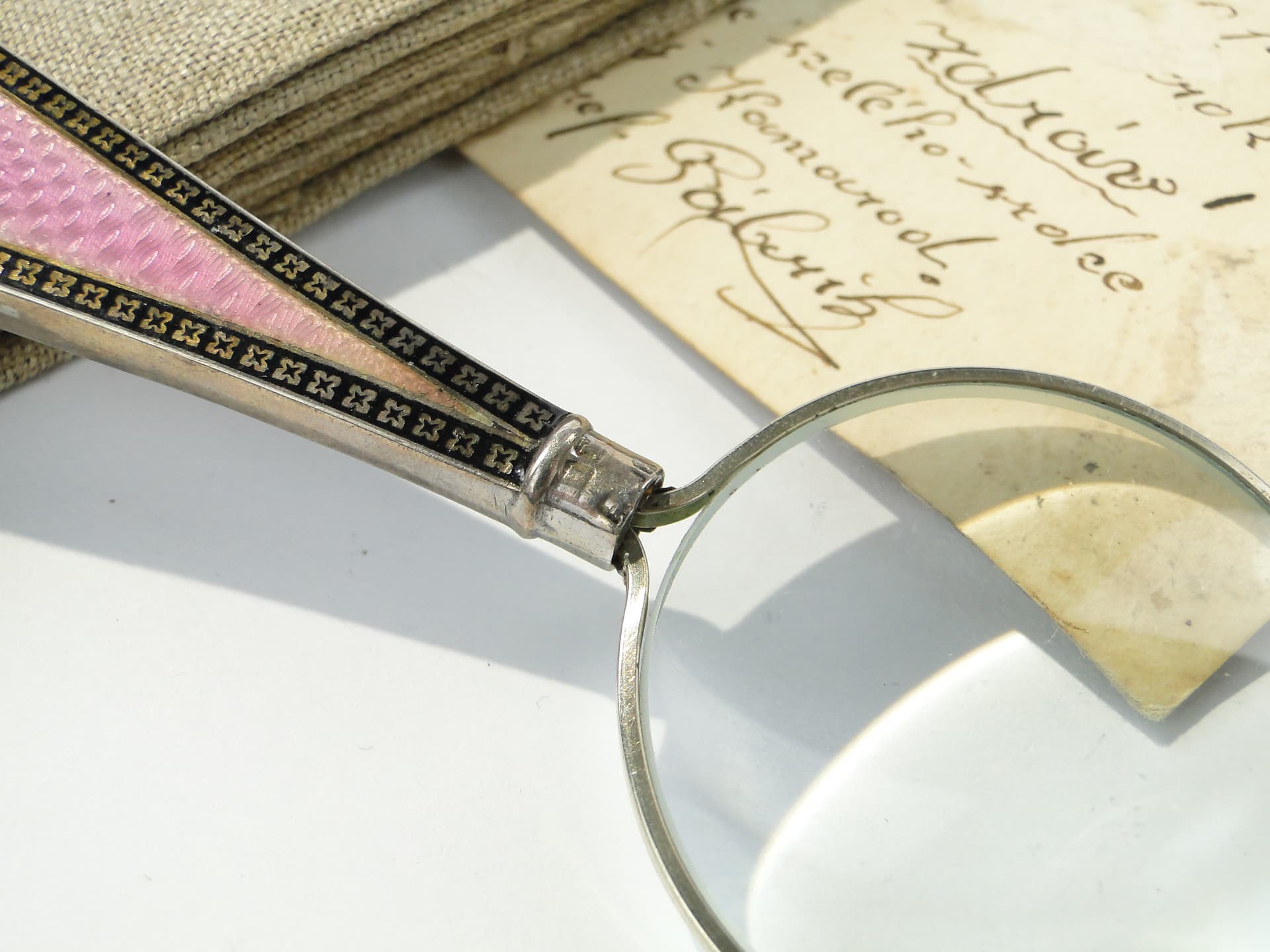 Magnifying Glass Pendant, Art Deco, silver pink enamel, France, early 20th c. - 332967