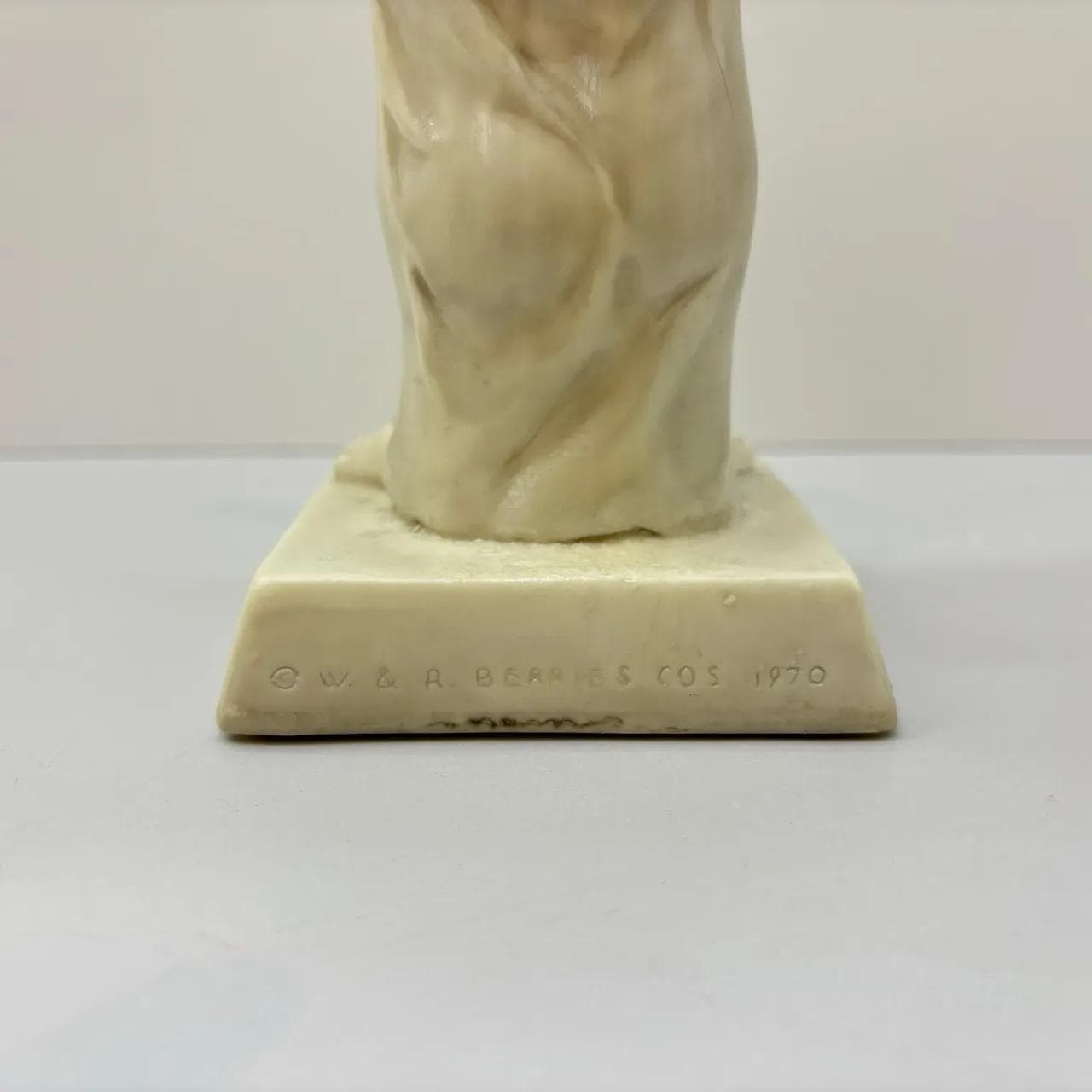 Figurka I Love You This Much, ivory white, plastik, W & R Berries CO, USA, lata 70. - 24879