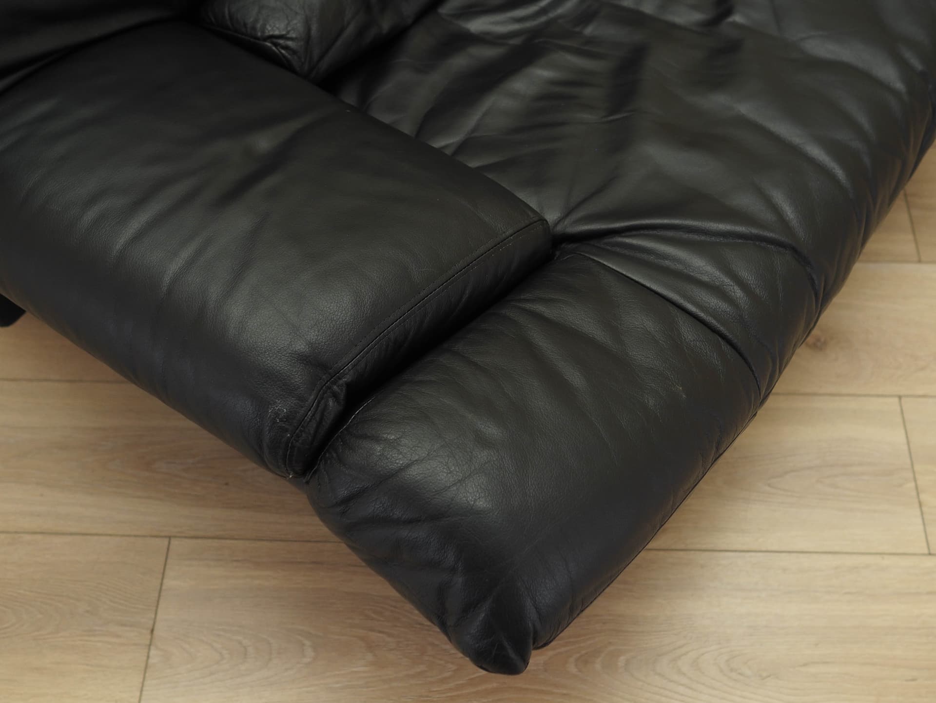 Sofa, black leather, Italy, 1960s. - 333002