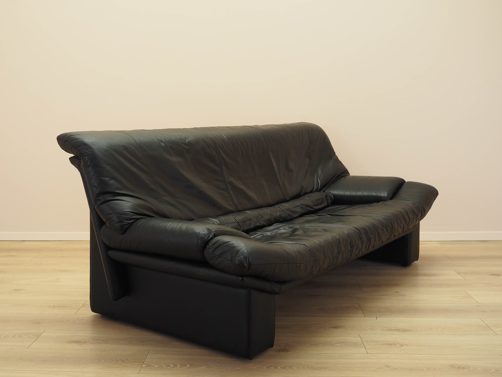 Sofa, black leather, Italy, 1960s. - 333000