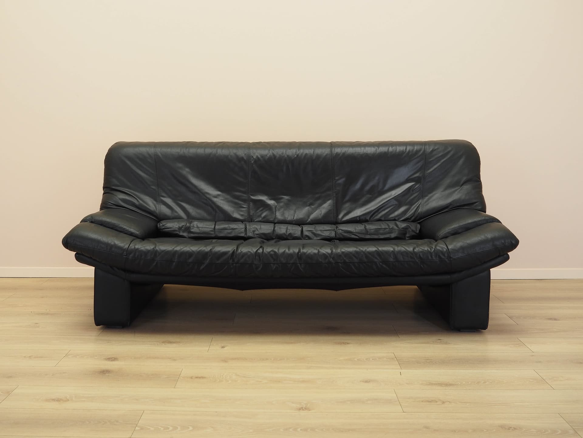 Sofa, black leather, Italy, 1960s. - 332992