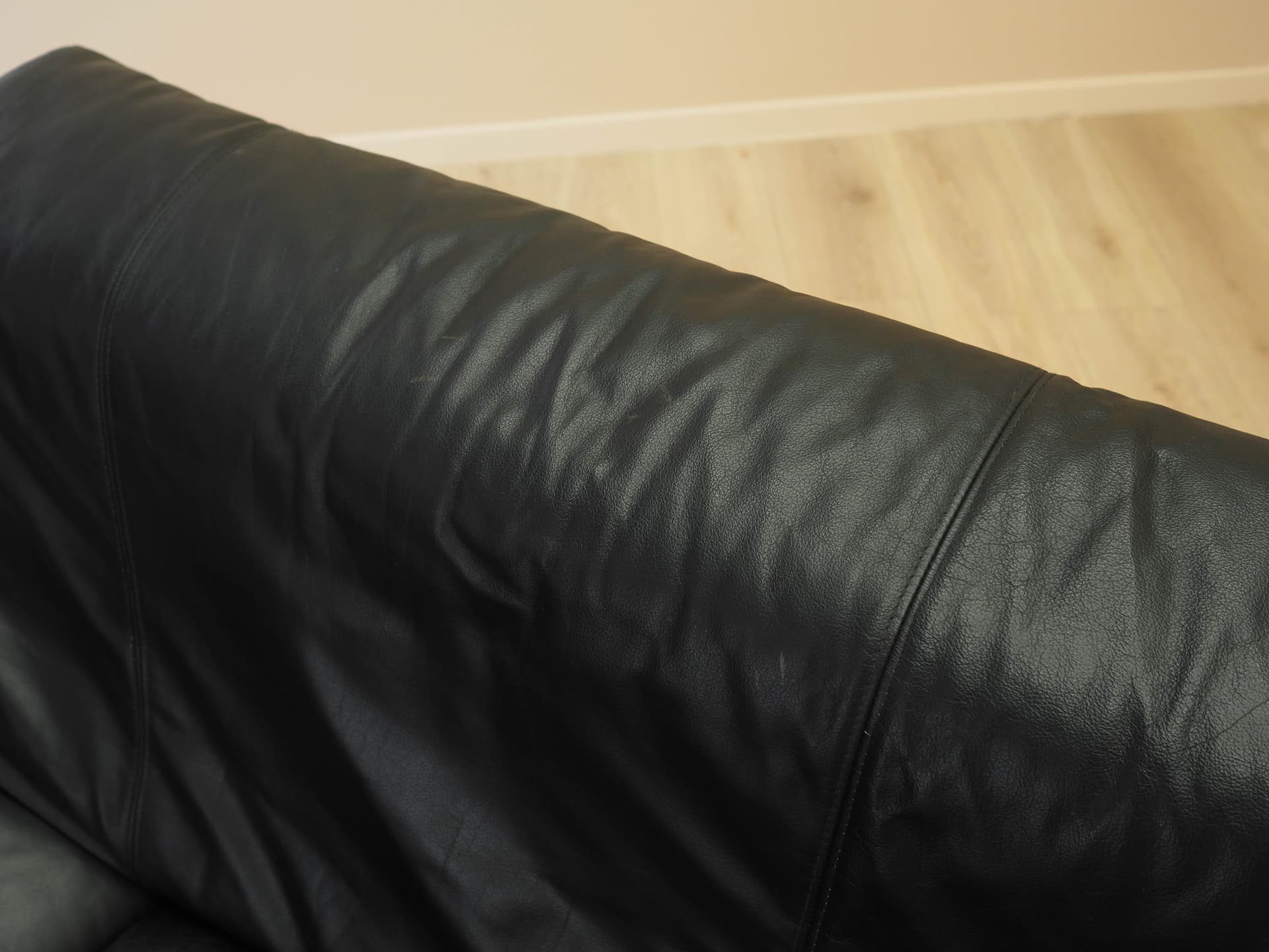 Sofa, black leather, Italy, 1960s. - 333004
