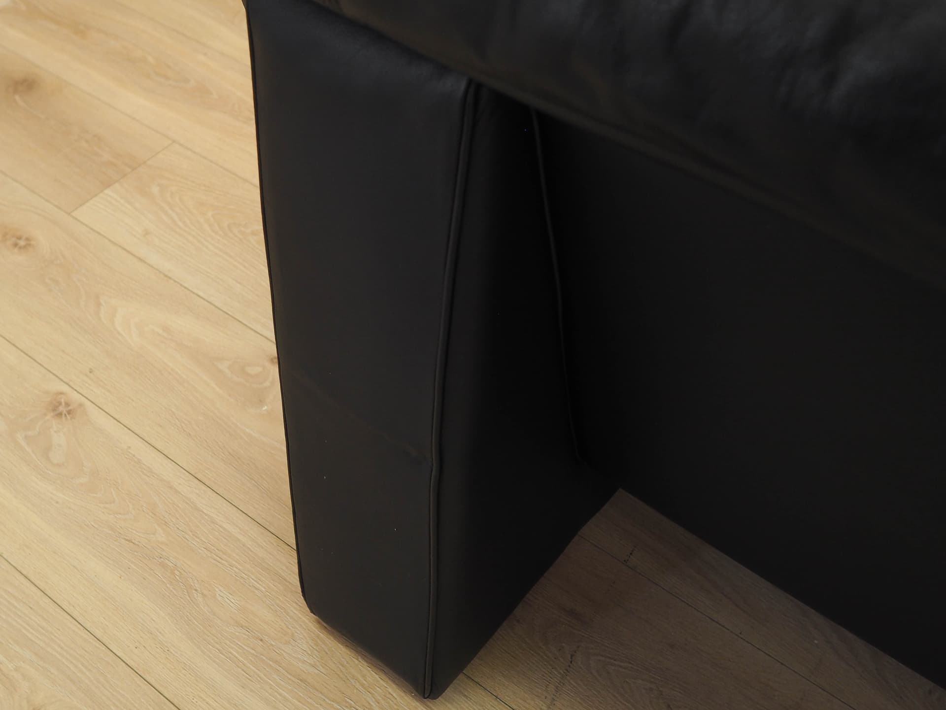 Sofa, black leather, Italy, 1960s. - 332999