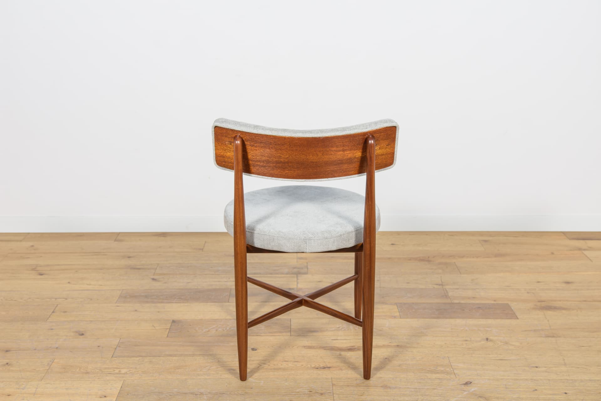 Set of eight chairs, grey, brown teak, by I. Kofod-Larsen, G-Plan, United Kingdom, 1960s. - 333224