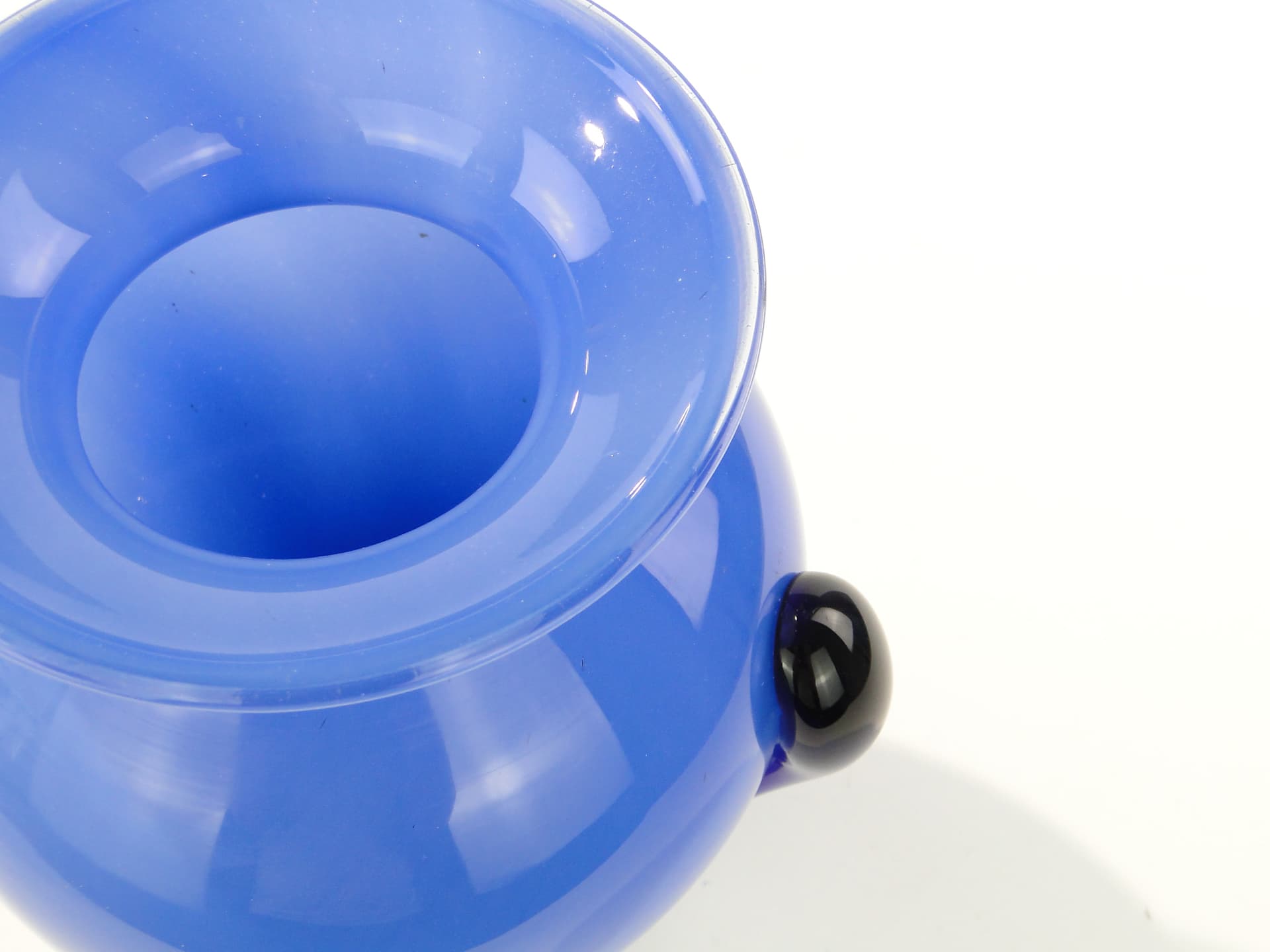 Vase, blue soda-lime glass, by J. Słuczan-Orkusz, Huta Szkła Tarnowiec, Poland, 1970s. - 333260