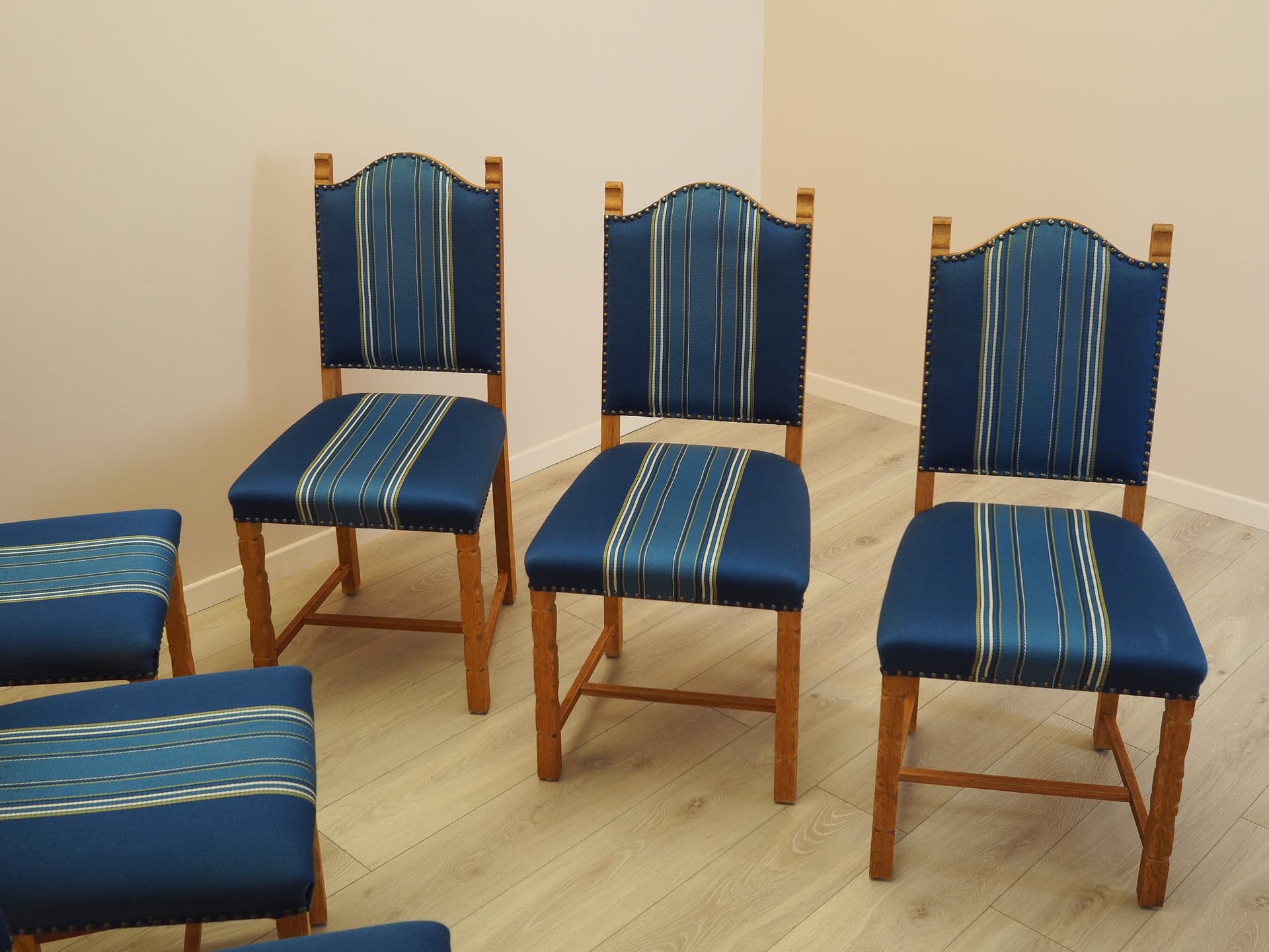 Set of six chairs, oak, blue fabric, by H. Kjaernulf, Denmark, 1960s. - 333487