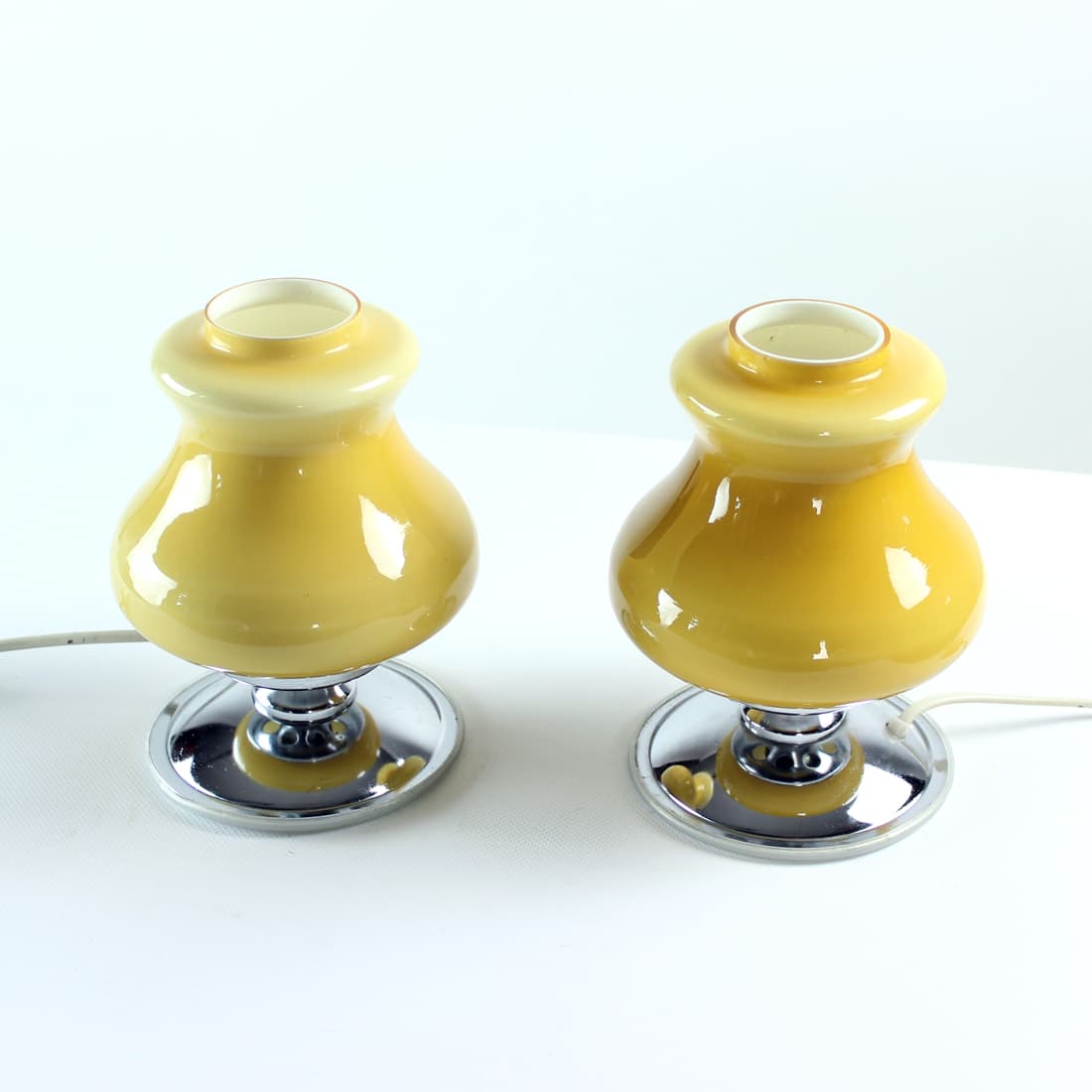 Pair of table lamps, cream yellow opaline glass, chrome, Kamaschit-Silistra, Bulgaria, 1960s. - 333525