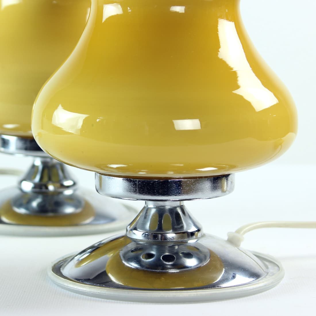 Pair of table lamps, cream yellow opaline glass, chrome, Kamaschit-Silistra, Bulgaria, 1960s. - 333528