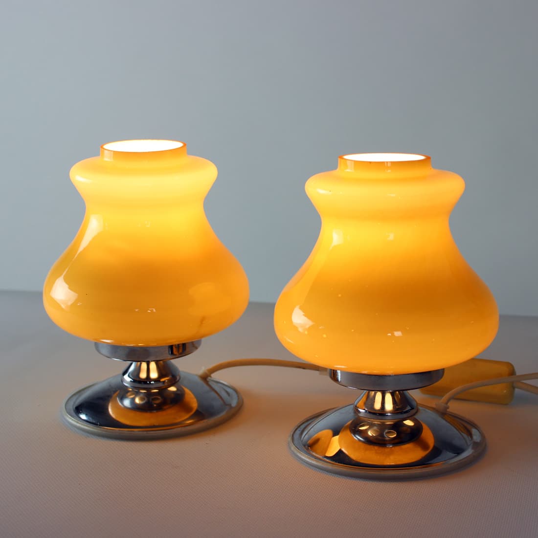 Pair of table lamps, cream yellow opaline glass, chrome, Kamaschit-Silistra, Bulgaria, 1960s. - 333533