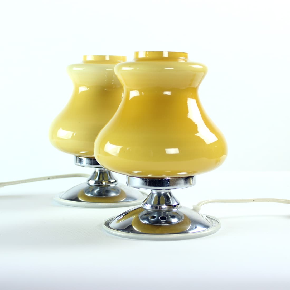 Pair of table lamps, cream yellow opaline glass, chrome, Kamaschit-Silistra, Bulgaria, 1960s. - 333532