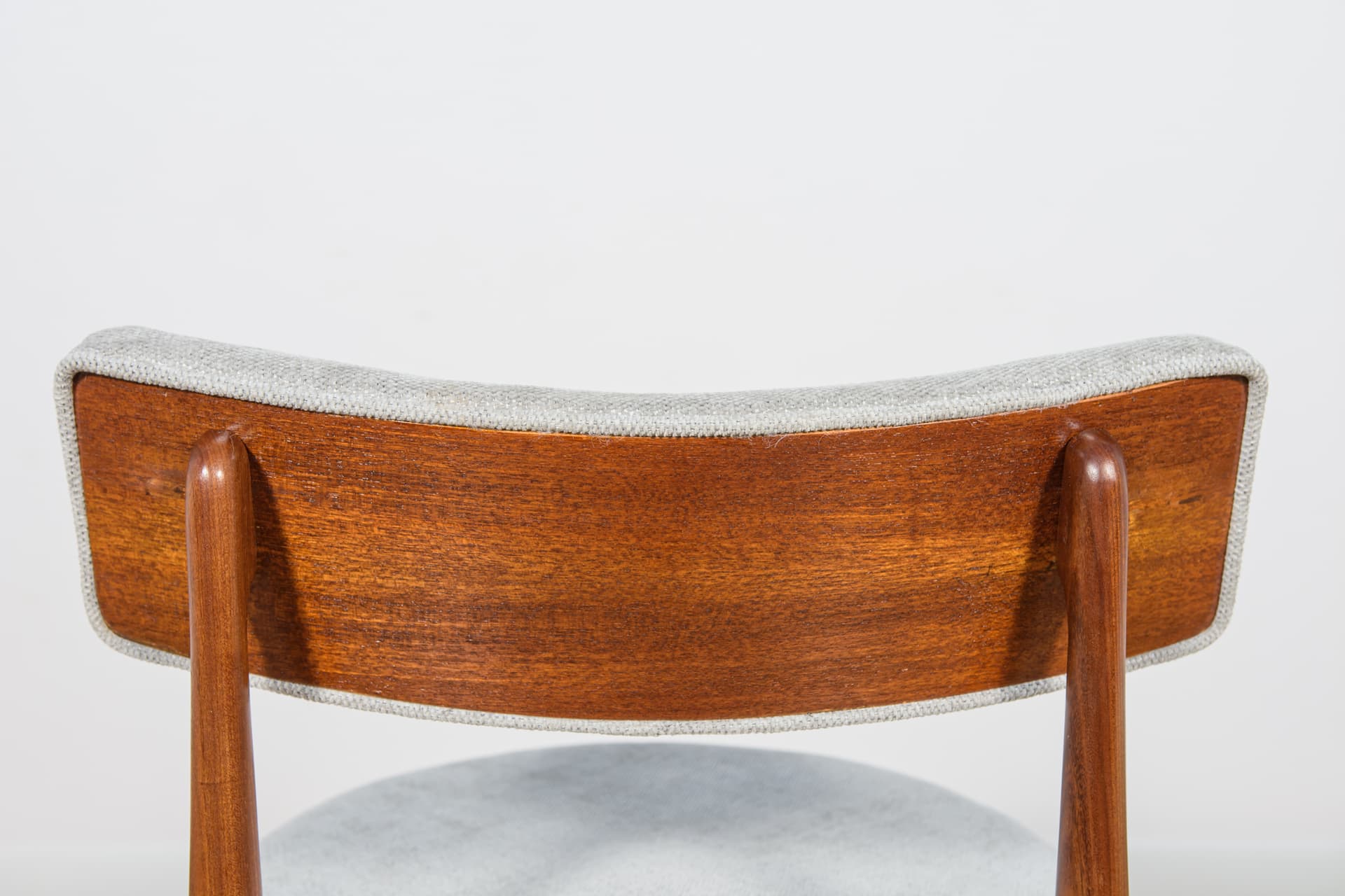 Set of ten chairs, brown teak, grey fabric, by I. Kofod-Larsen, G-Plan, United Kingdom, 1960s. - 333903