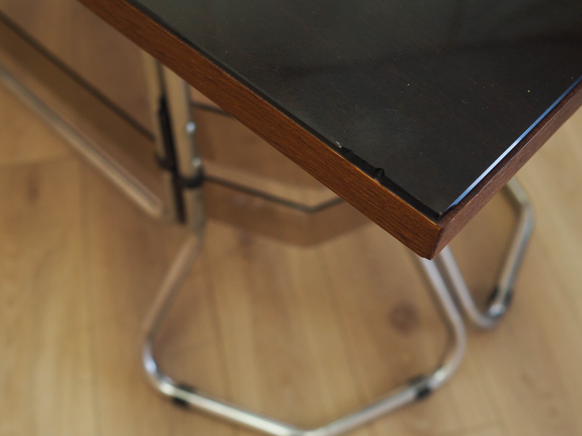 Desk, brown mahogany, chrome metal, glass, Italy, 1980s. - 333940