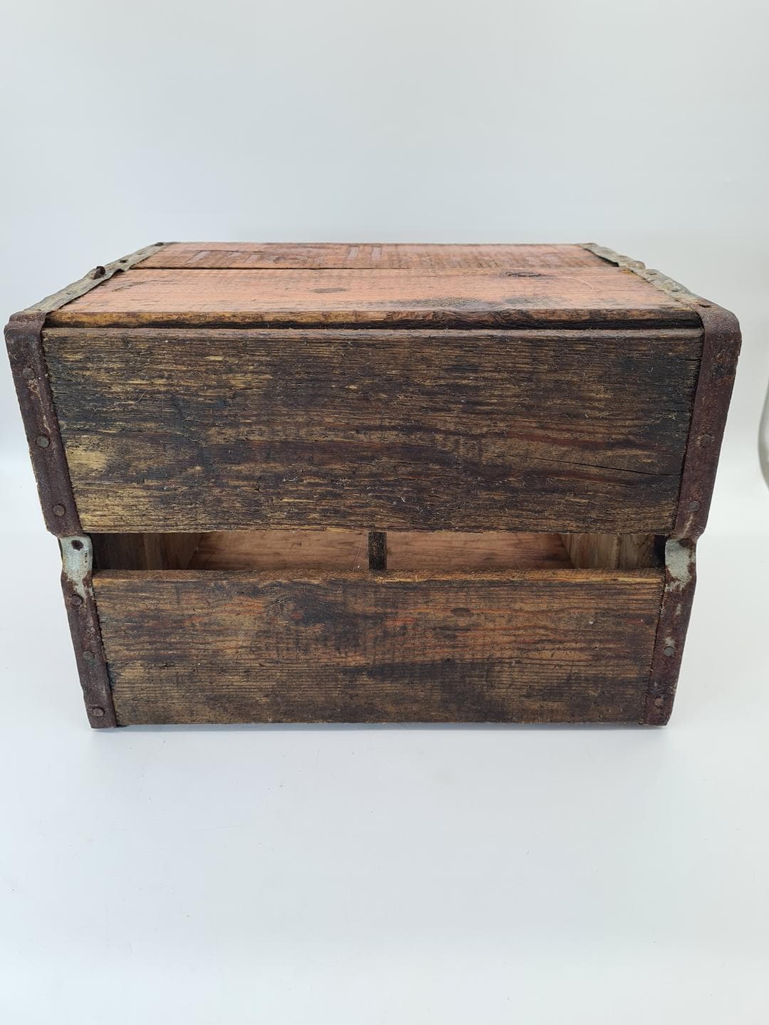 Beer crate Piedboeuf, brown wood, metal, Belgium, 1960s - 334039
