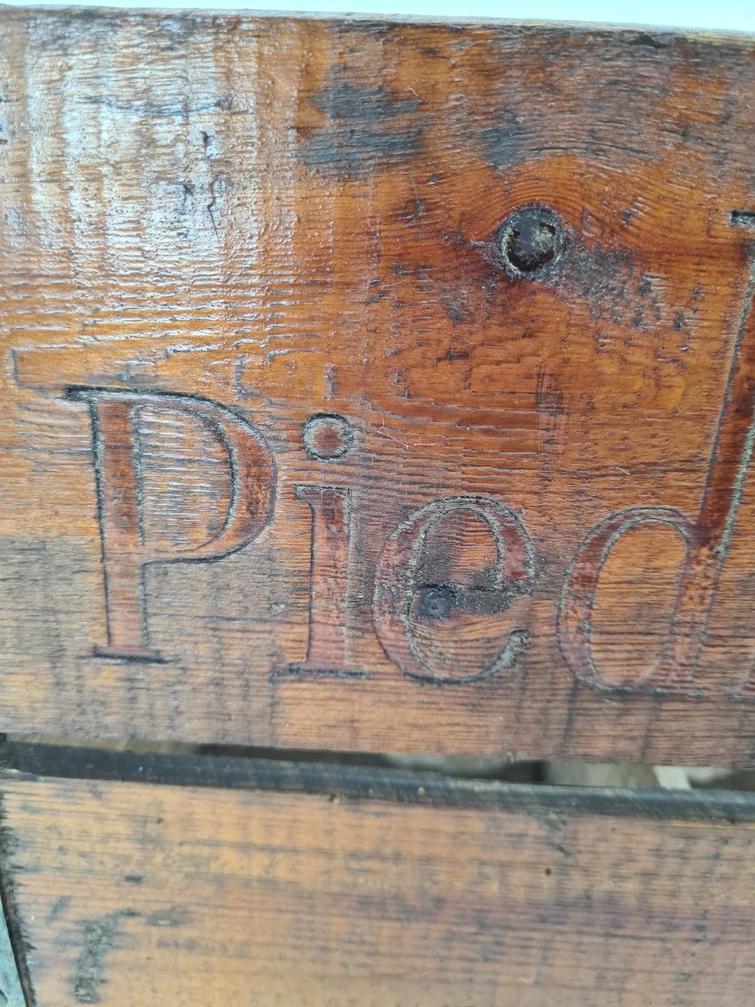 Beer crate Piedboeuf, brown wood, metal, Belgium, 1960s - 334047