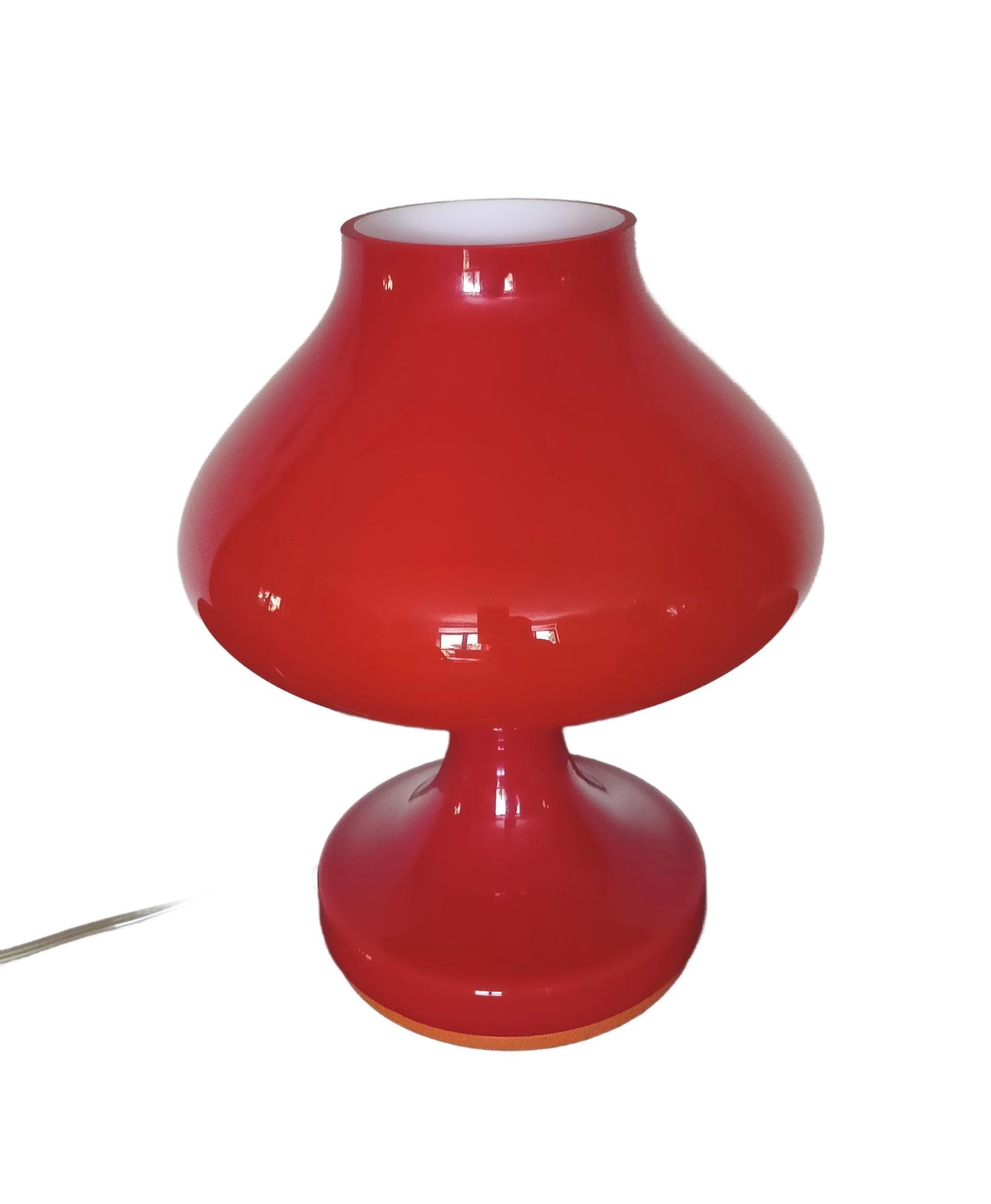 Lampa stołowa, czerwona, szkło, proj. S. Tabera, OPP Jihlava, Czechosłowacja, lata 70.