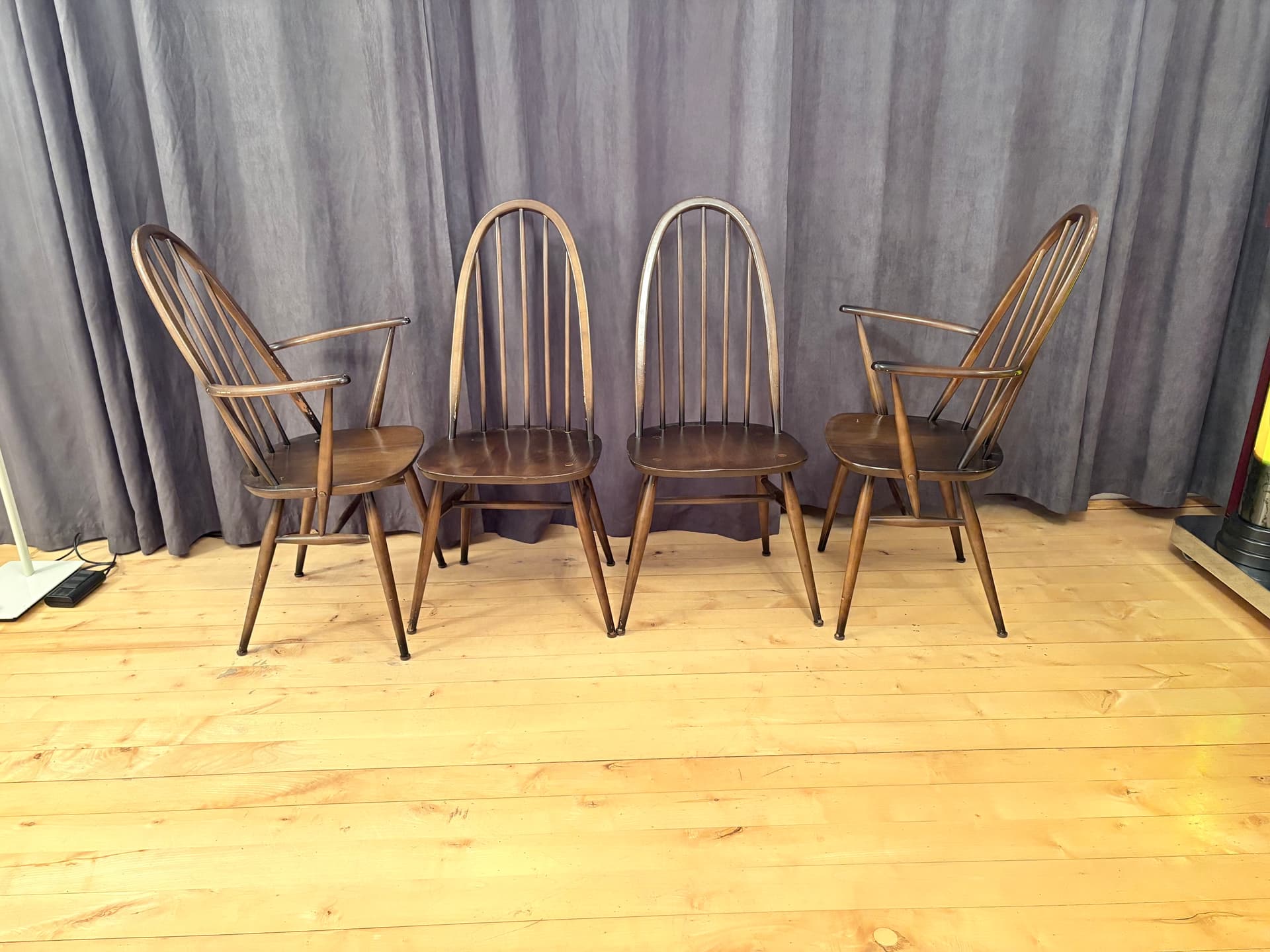 Set of Four Quaker Windsor Chairs, brown, beech, elm, by L. Ercolani, United Kingdom, 1980s. - 334198