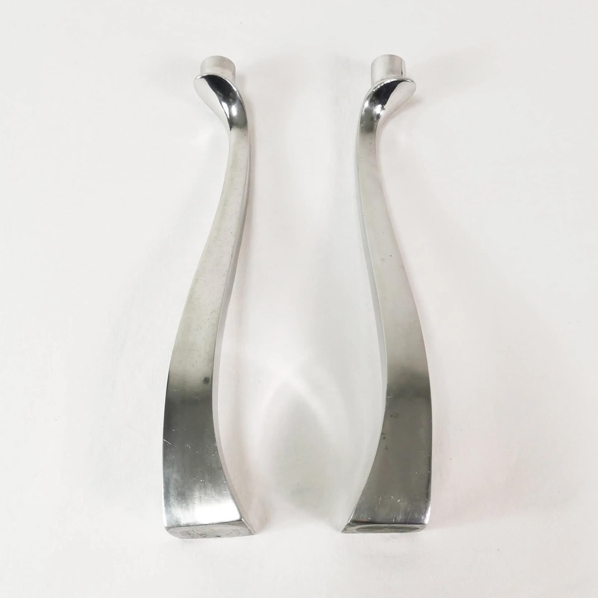 Para świeczników Nessy, aluminium srebrny, Escapade Paris, Francja, lata 80. - 334744