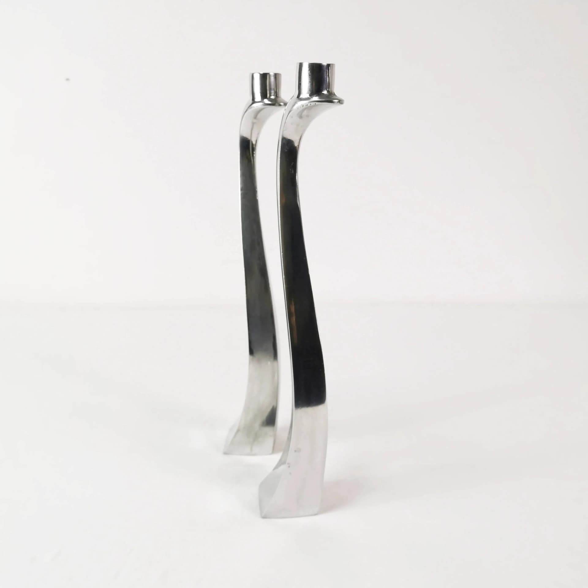 Para świeczników Nessy, aluminium srebrny, Escapade Paris, Francja, lata 80. - 334741
