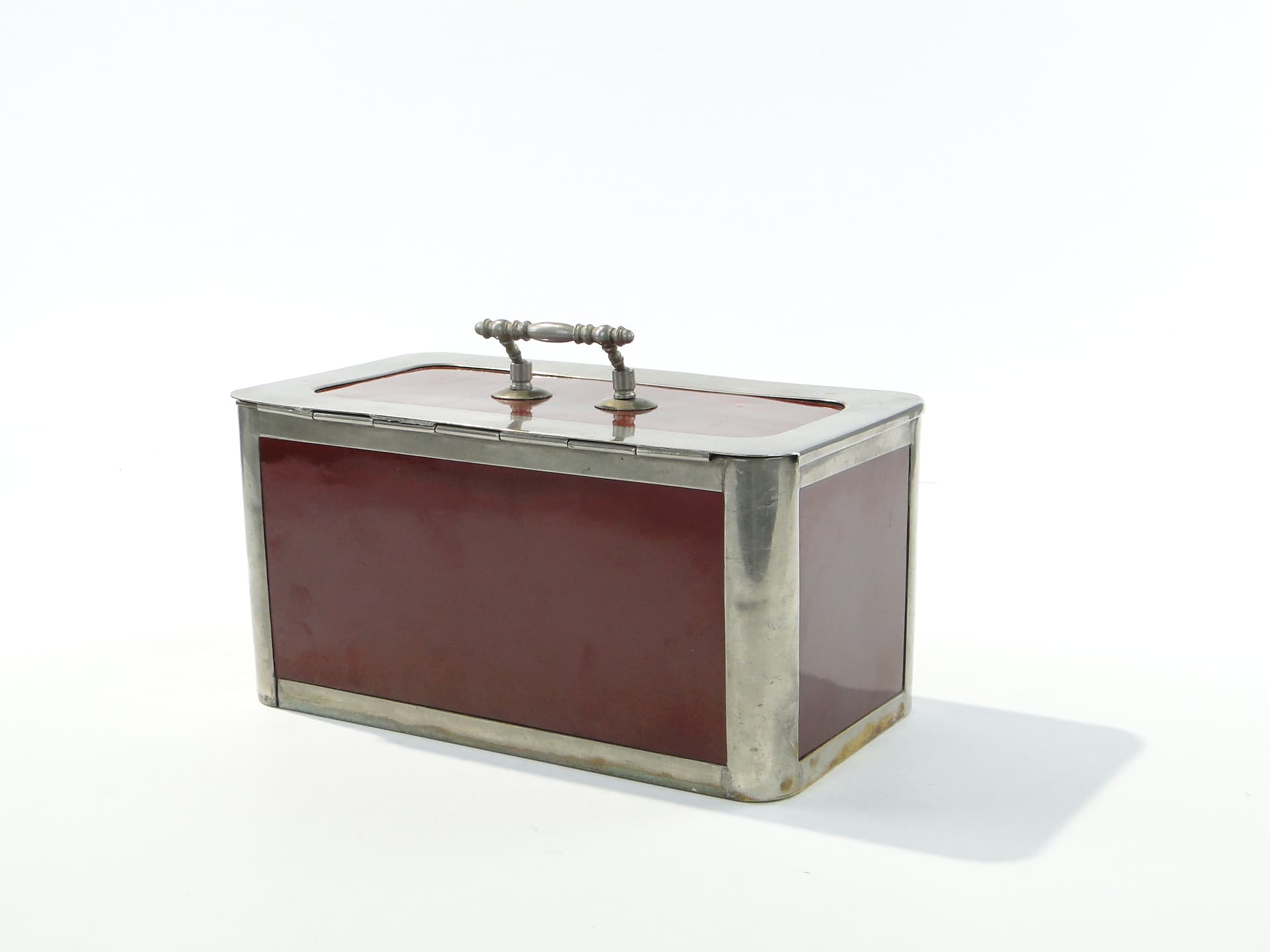 Confectionery box, Art Nouveau, burgundy ceramic, silver chrome-plated brass, Western Europe, early 20th c. - 334431