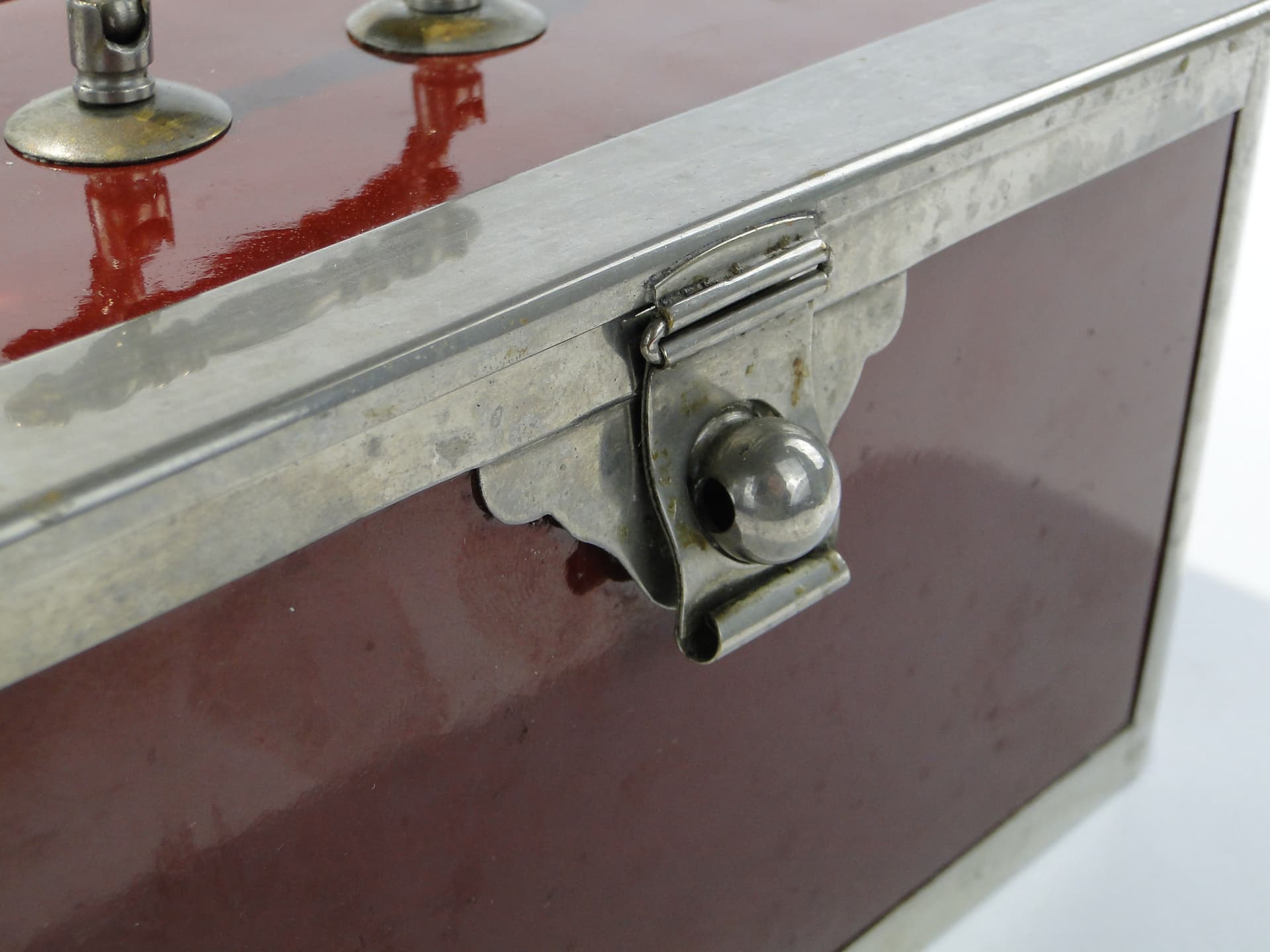 Confectionery box, Art Nouveau, burgundy ceramic, silver chrome-plated brass, Western Europe, early 20th c. - 334433