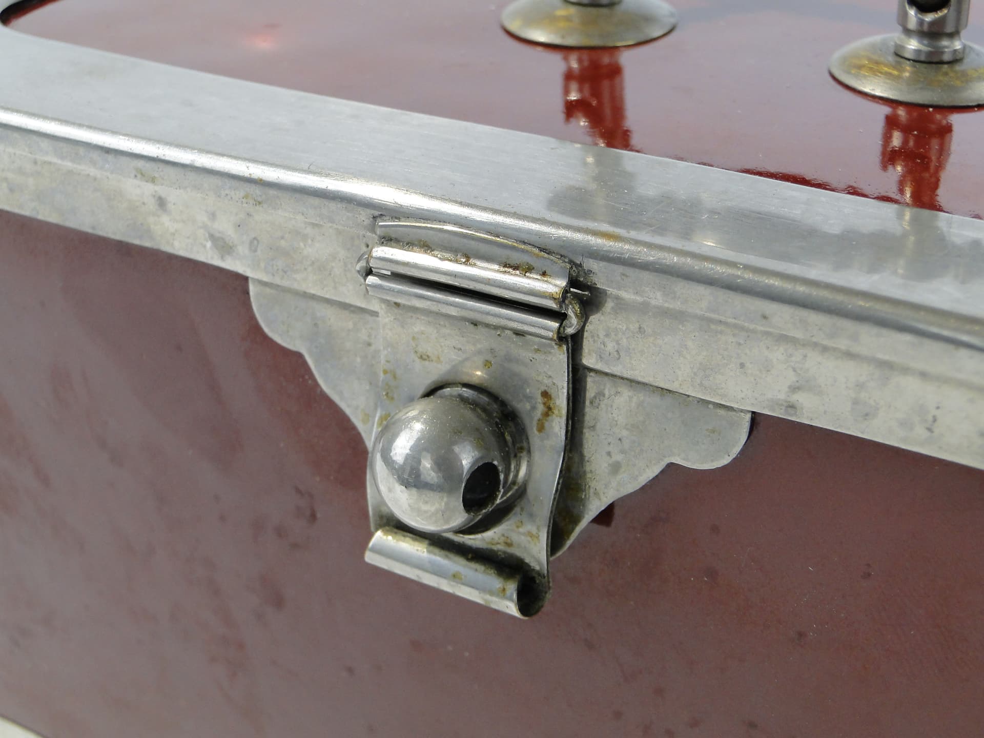 Confectionery box, Art Nouveau, burgundy ceramic, silver chrome-plated brass, Western Europe, early 20th c. - 334434