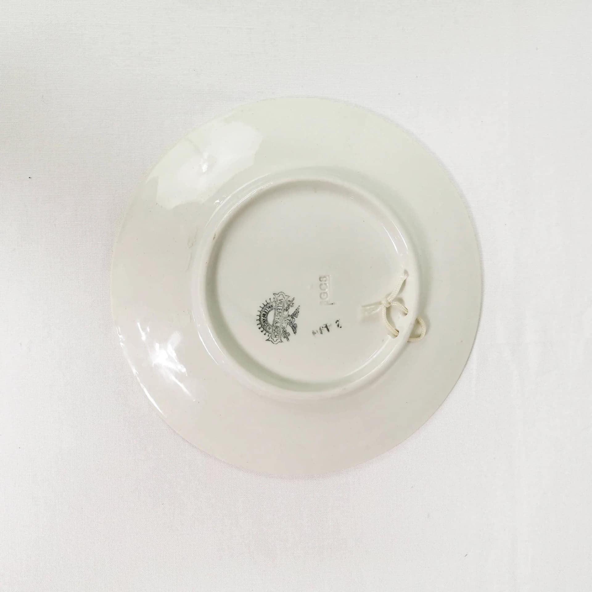 Zestaw dwóch talerzy ściennych art deco, porcelana biała zielona brązowa czarna beżowa, Villeroy & Boch, Niemcy, lata 30. - 334597