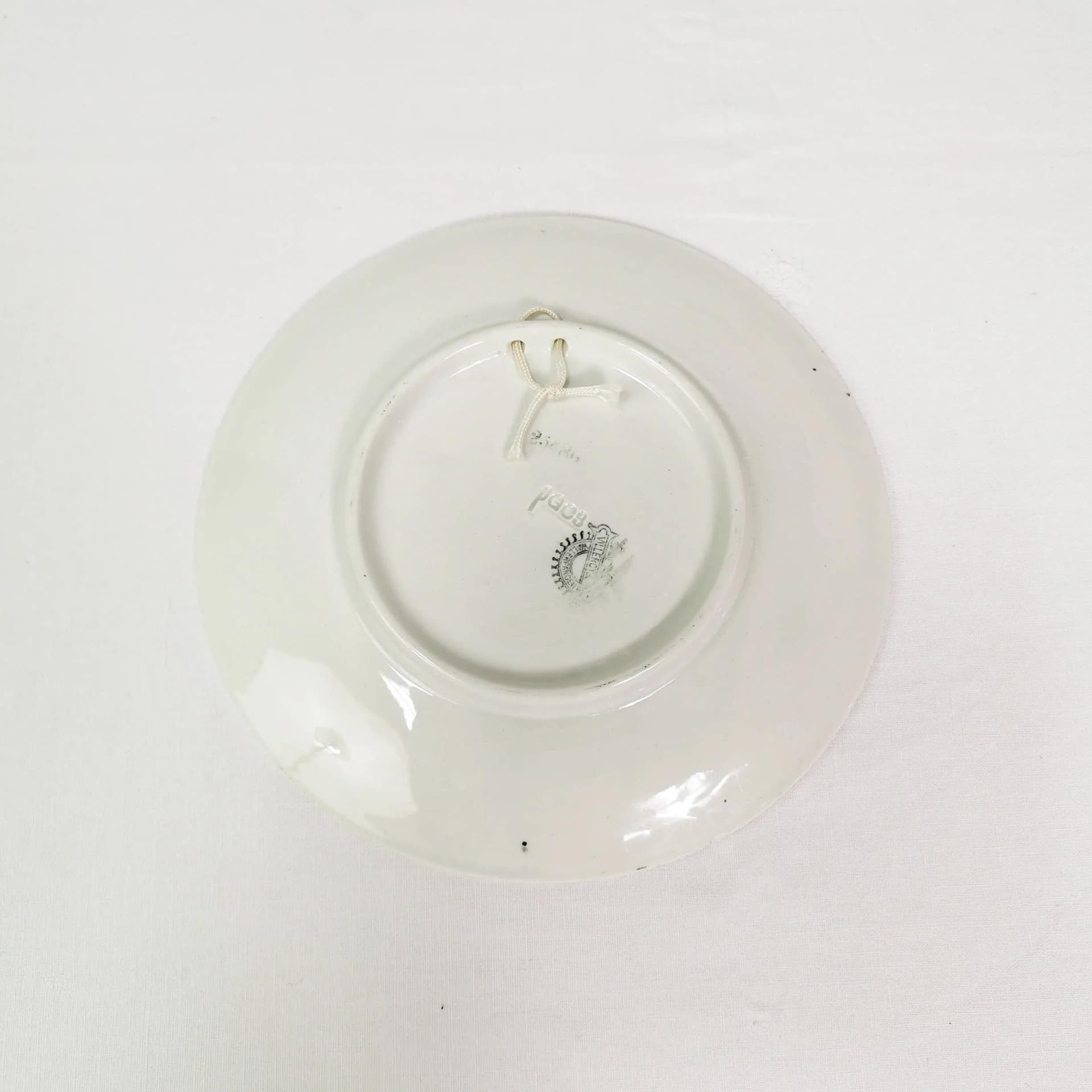 Zestaw dwóch talerzy ściennych art deco, porcelana biała zielona brązowa czarna beżowa, Villeroy & Boch, Niemcy, lata 30. - 334599
