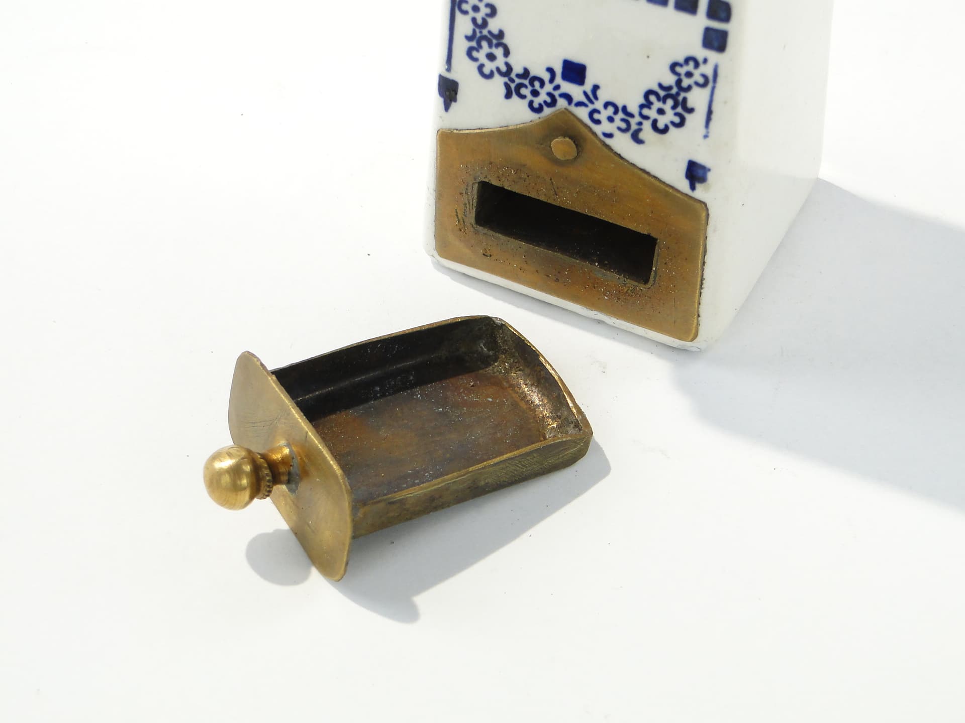 Spice grinder Art Deco, white cobalt, ceramics brass, Ćmielów, Poland, 1940s. - 334459