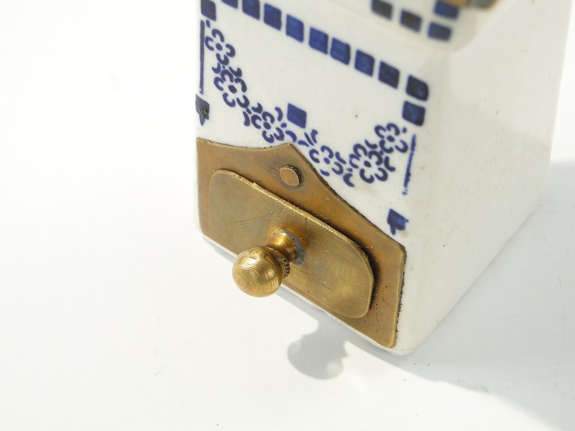 Spice grinder Art Deco, white cobalt, ceramics brass, Ćmielów, Poland, 1940s. - 334454