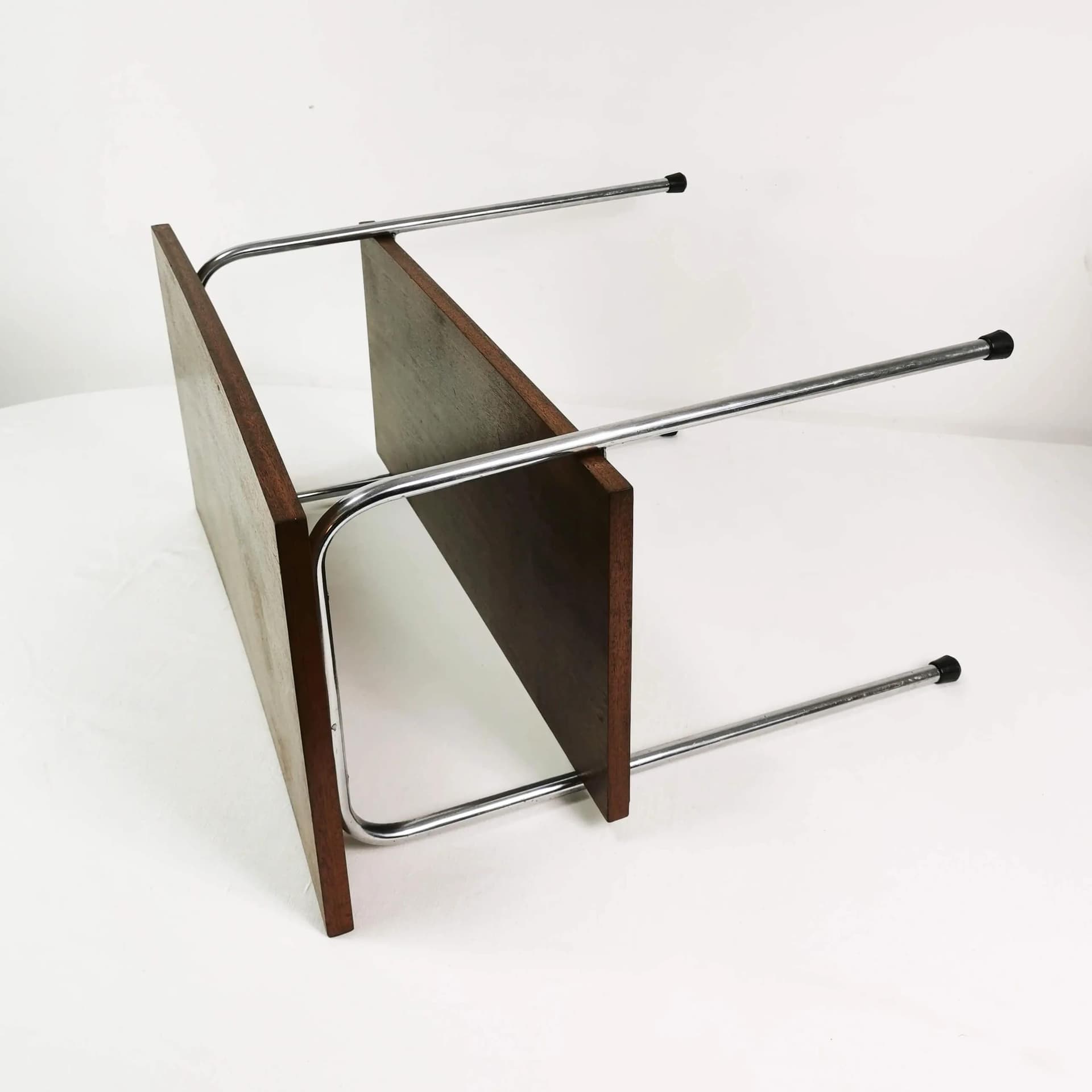 Stolik pomocniczy Bauhaus, orzech, drewno, chrom, Czechosłowacja, lata 40. - 334545