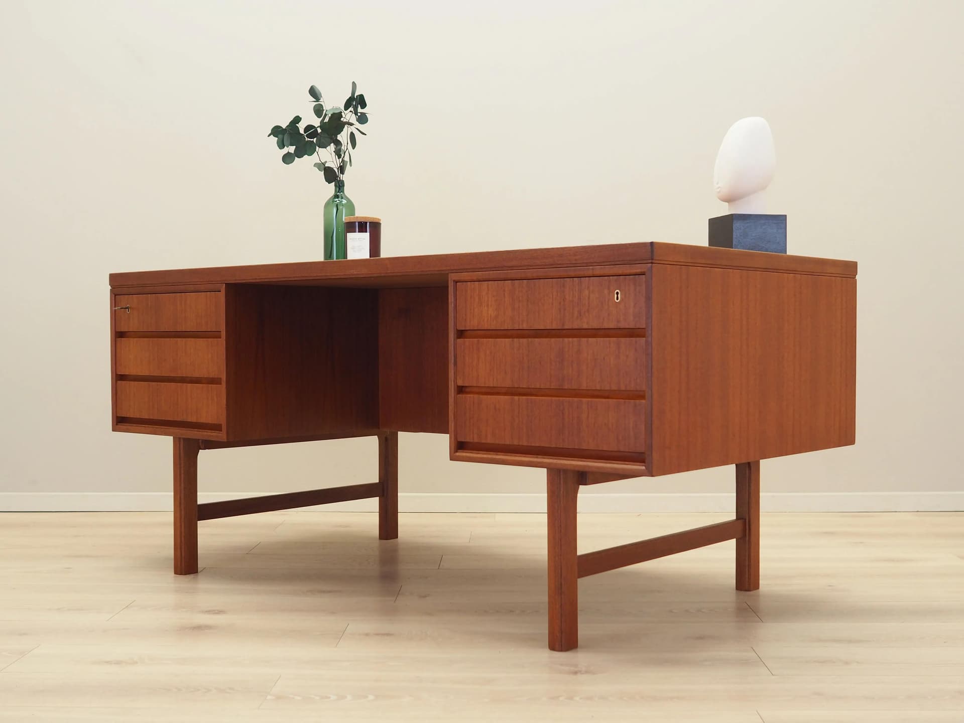 Desk, teak, orange, Denmark, 1970s - 25018