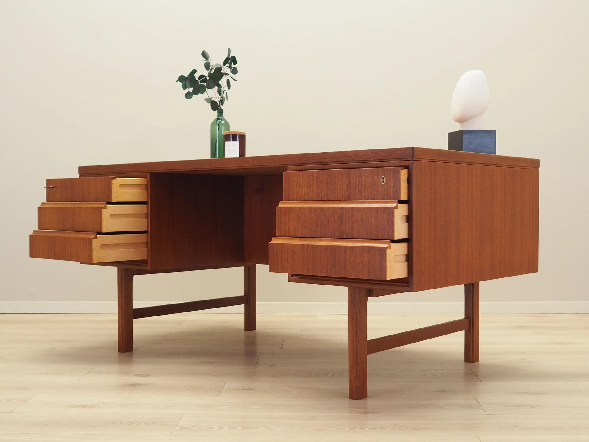 Desk, teak, orange, Denmark, 1970s - 25019