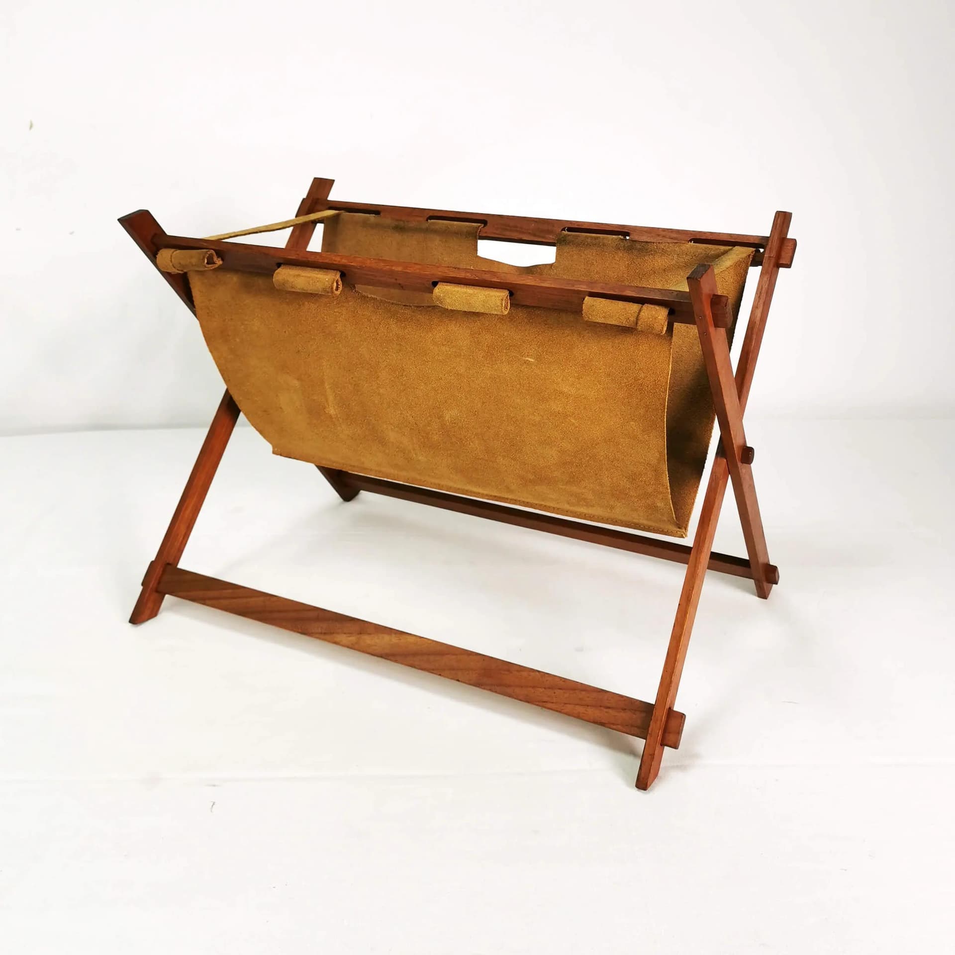 Gazetnik modernistyczny, teak brązowy, skóra żółta, Dania, lata 60. - 334511