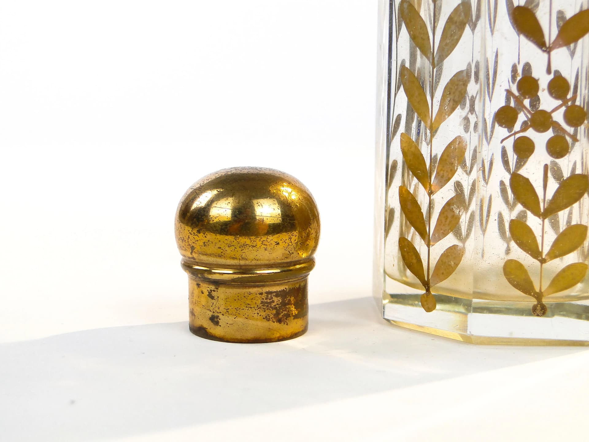 Flakon na perfumy, szkło kryształowe transparent, złocenie, Baccarat, Francja, pocz. XX w. - 24948