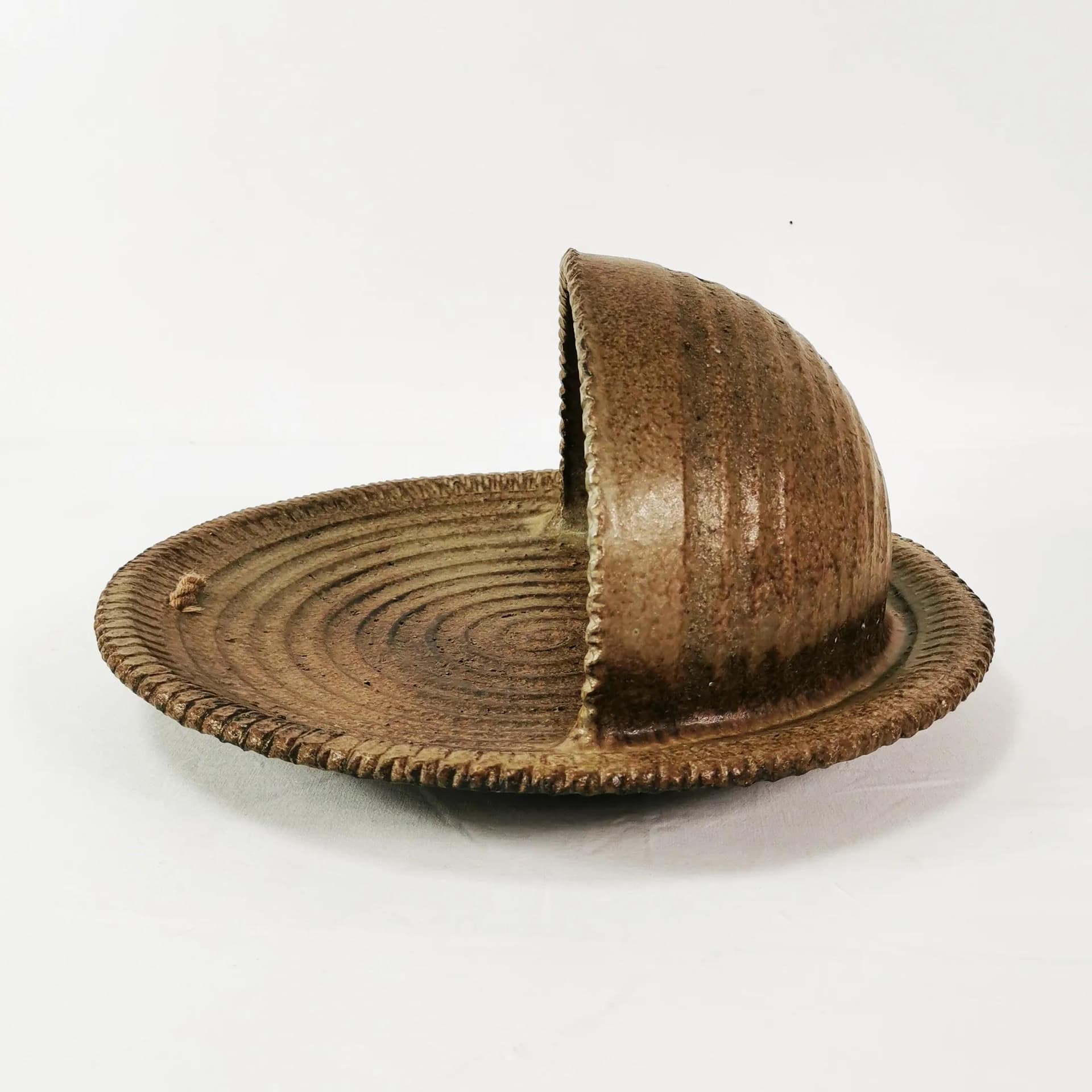 Wall planter, brown green, ceramics, Germany, 1970s. - 335537