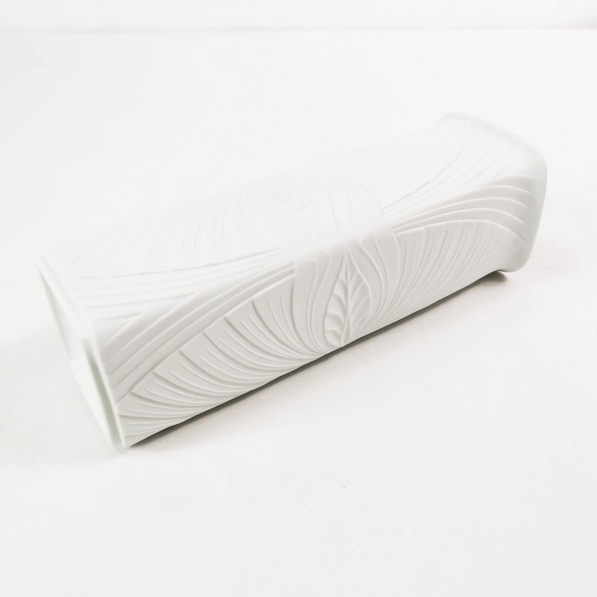 Vase, model 1442/23, white porcelain, Kaiser, Germany, 1970s. - 335470