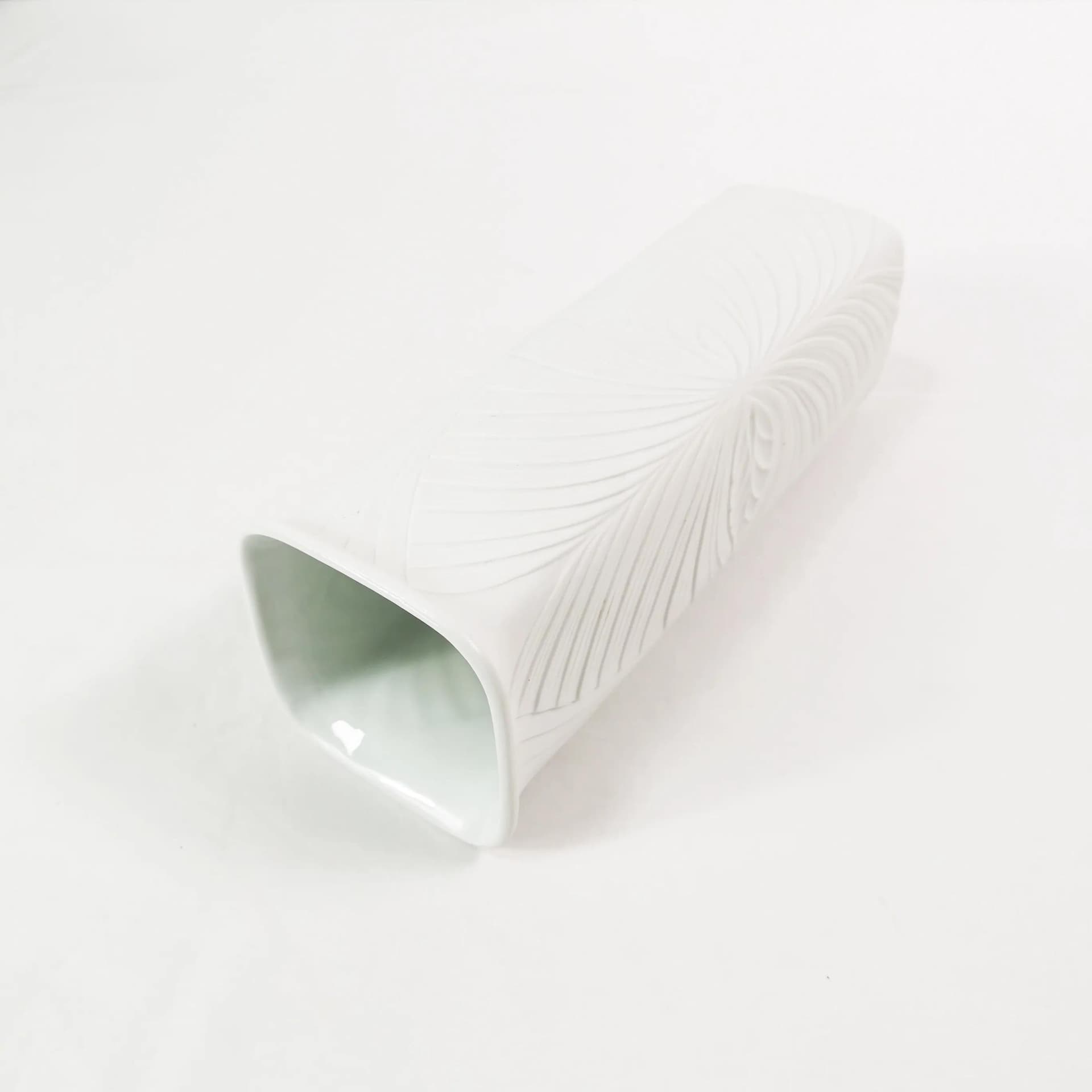 Vase, model 1442/23, white porcelain, Kaiser, Germany, 1970s. - 335467