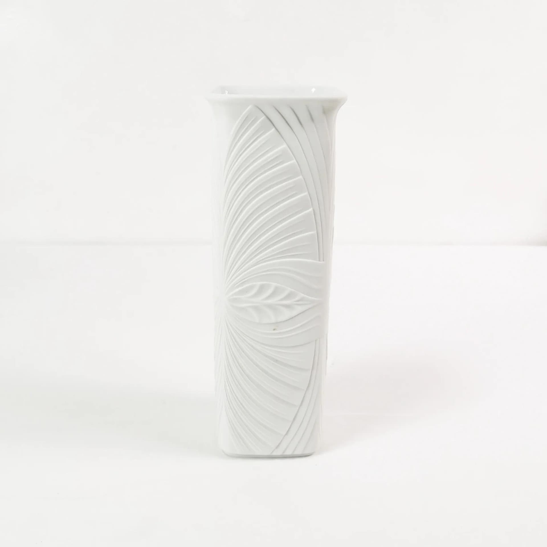 Vase, model 1442/23, white porcelain, Kaiser, Germany, 1970s. - 335465