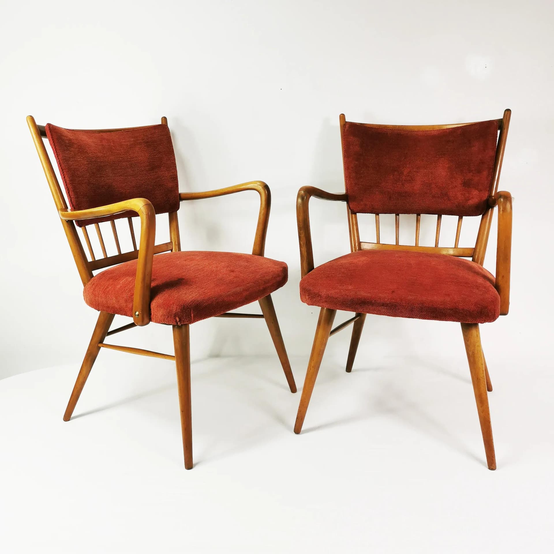 Para foteli Mid Century, buk brązowy, tkanina czerwona, Casala, Niemcy, lata 50. - 337132