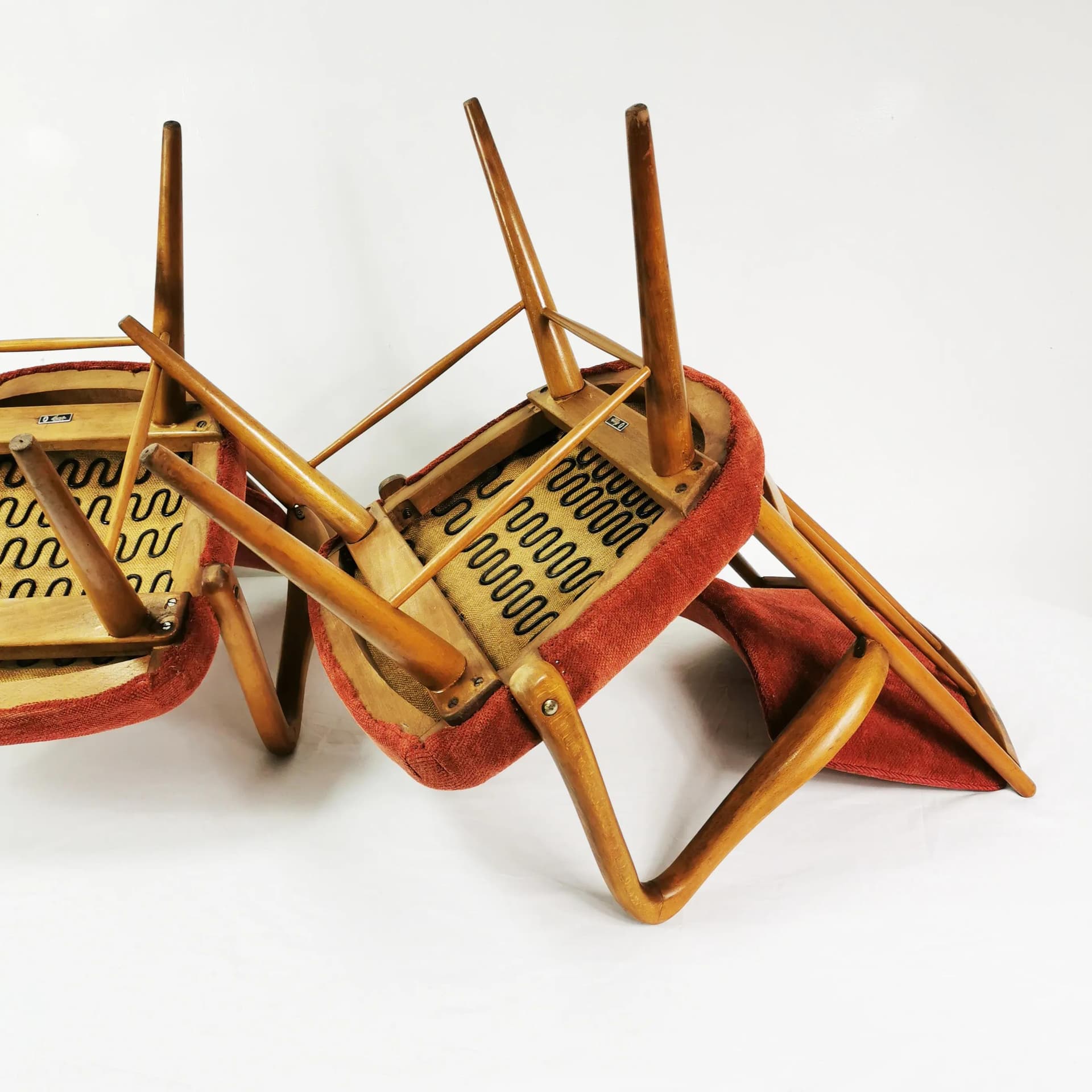 Para foteli Mid Century, buk brązowy, tkanina czerwona, Casala, Niemcy, lata 50. - 337146