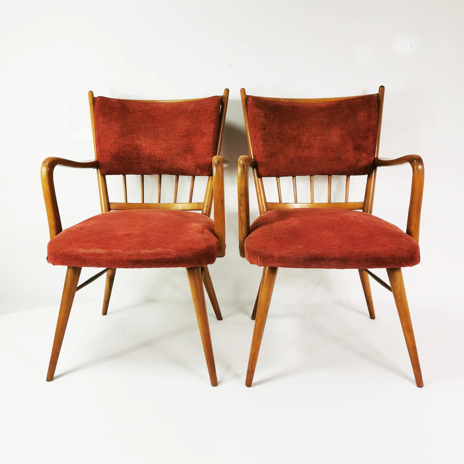 Para foteli Mid Century, buk brązowy, tkanina czerwona, Casala, Niemcy, lata 50. - 337142