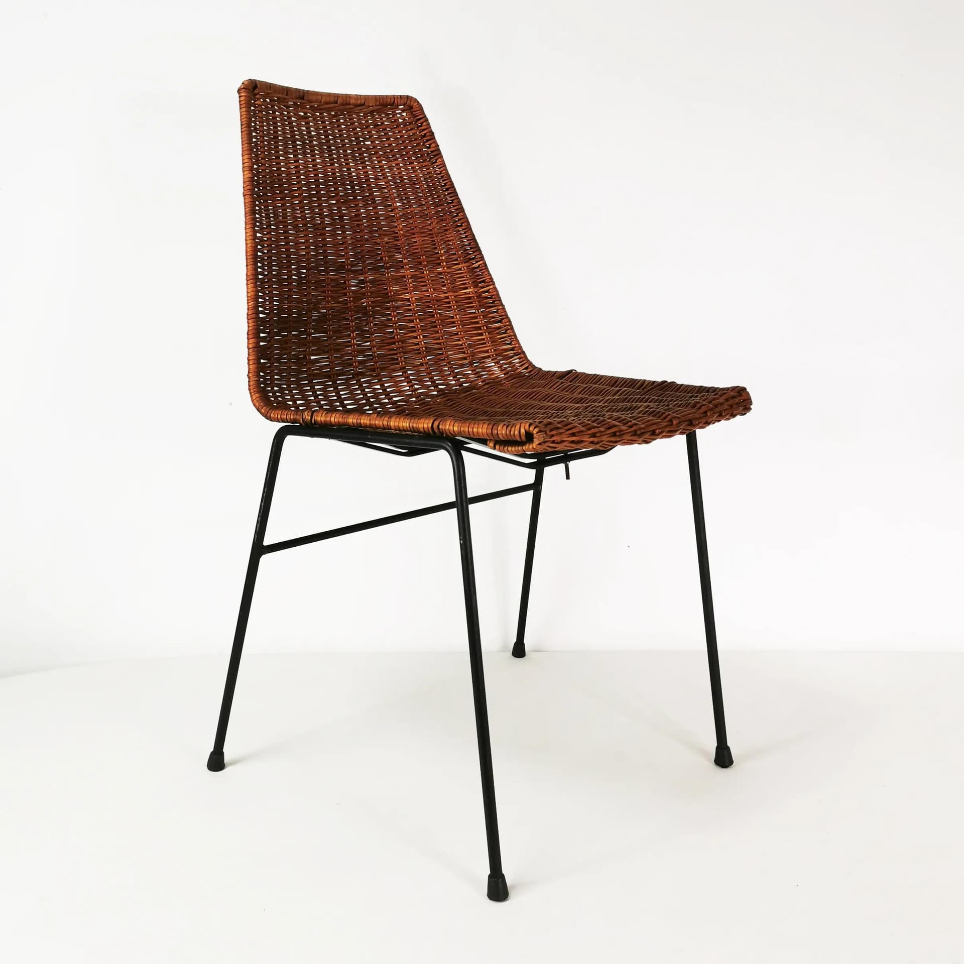 Krzesło minimalistyczne, rattan brązowy, metal czarny, proj. G. F. Legler, Włochy, lata 50. - 337068