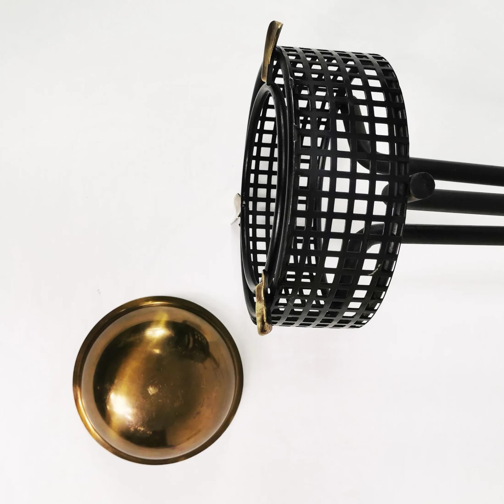 Popielniczka podłogowa modernistyczna, metal czarny, mosiądz złoty, Niemcy, lata 70. - 337058