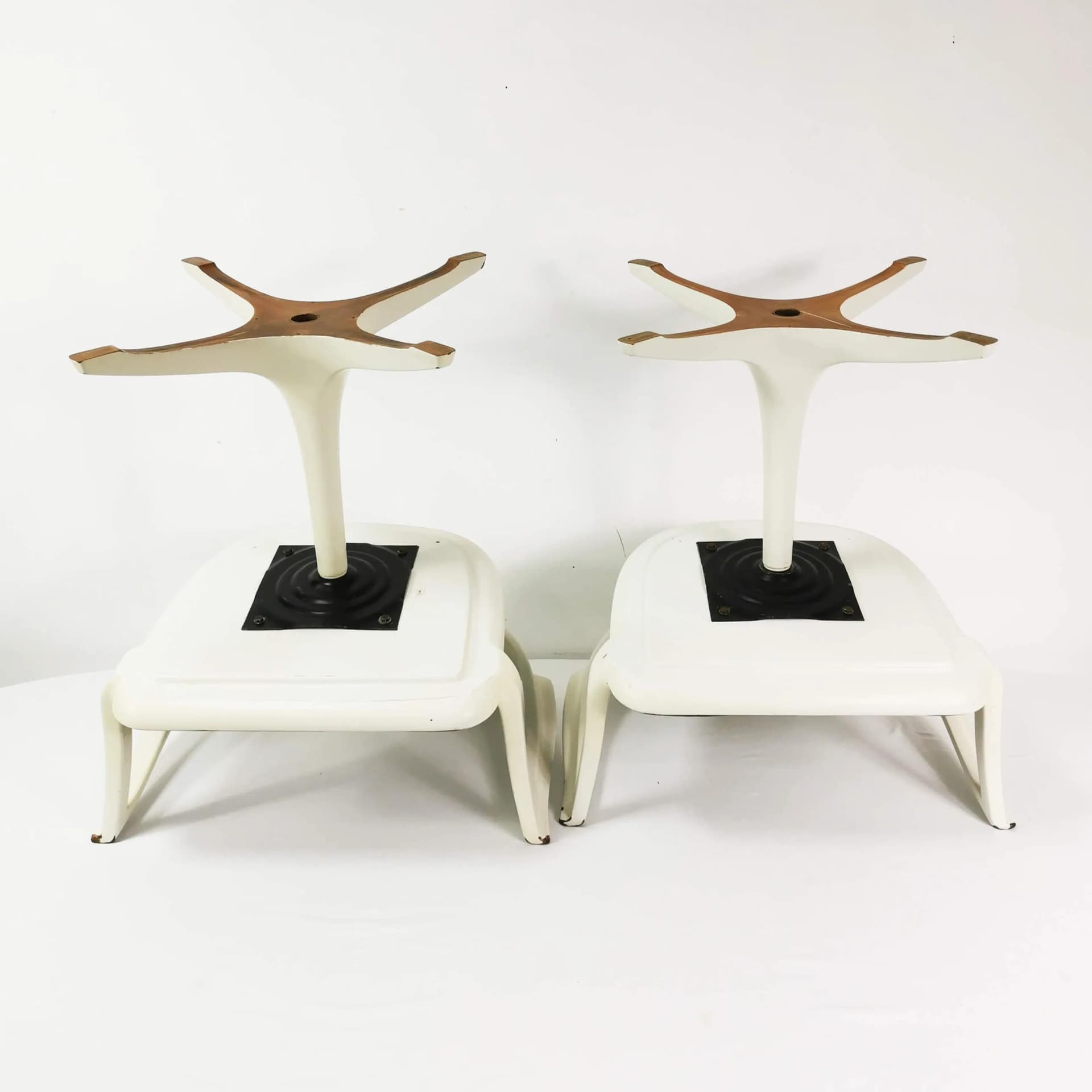 Pair of chairs Space Age, white resin, beige fiberglass, black seat, by K. Schafer, Interlubke, Germany, 1960s. - 337013