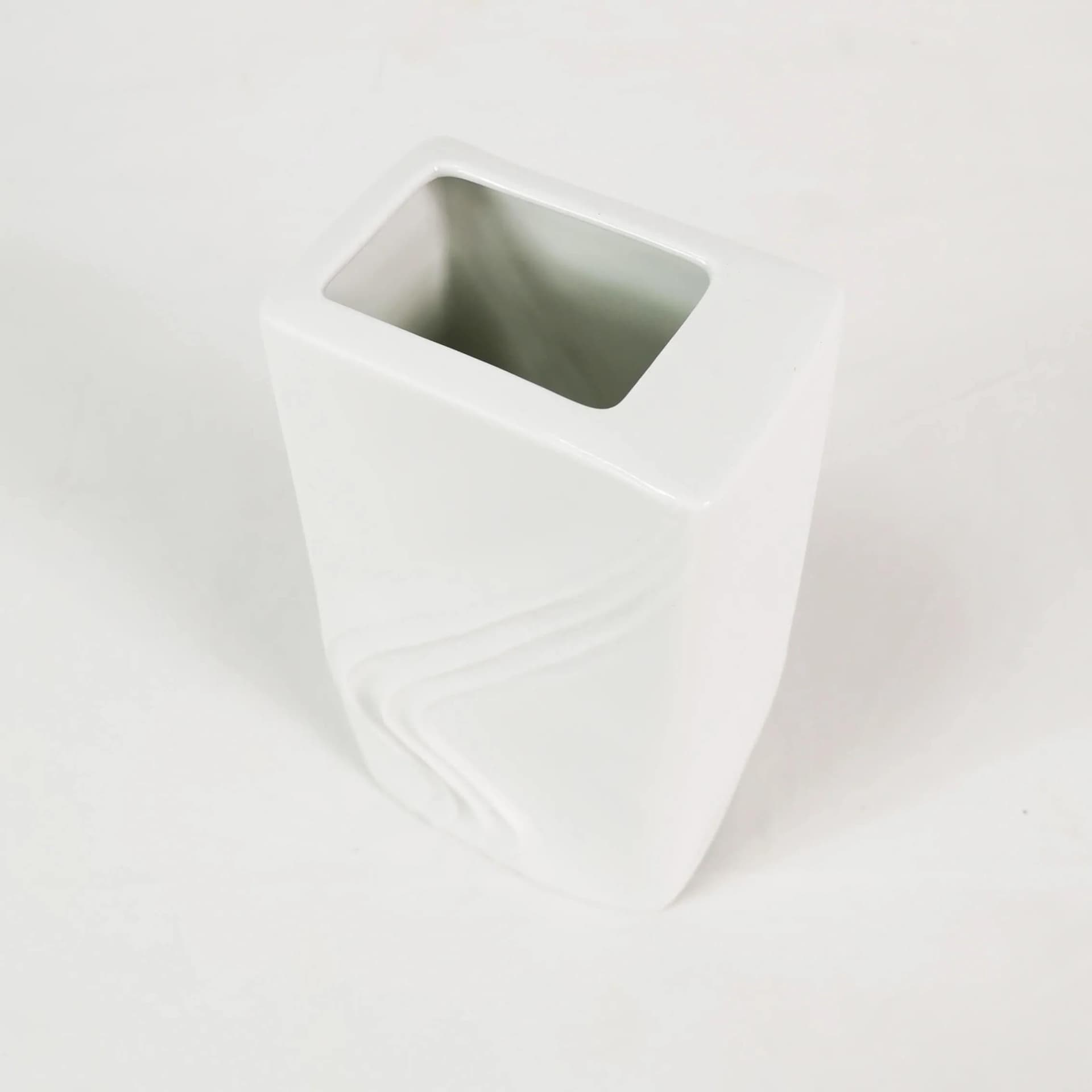Vase, white porcelain, by M. Freyer, Rosenthal, Germany, 1970s. - 336977