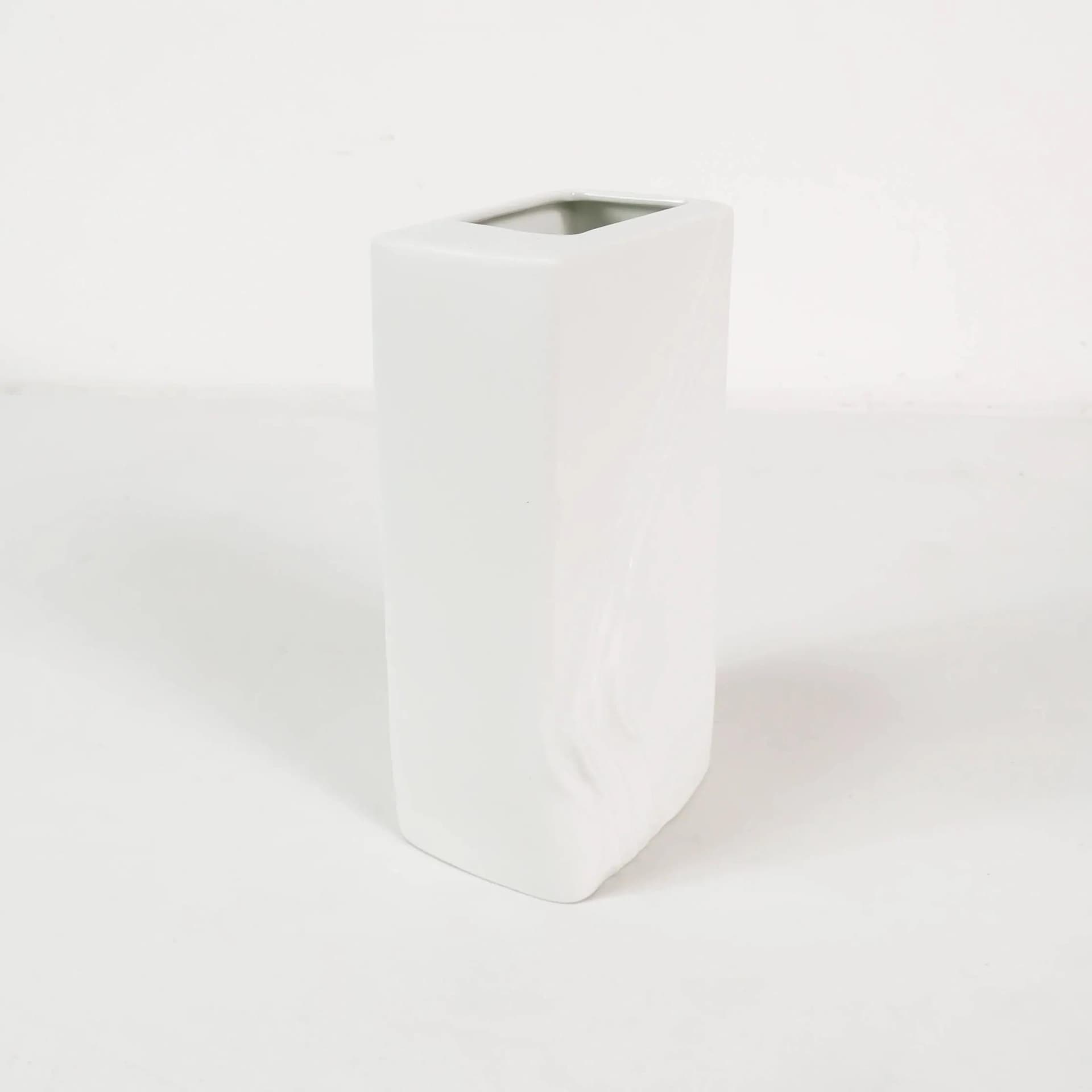 Vase, white porcelain, by M. Freyer, Rosenthal, Germany, 1970s. - 336974